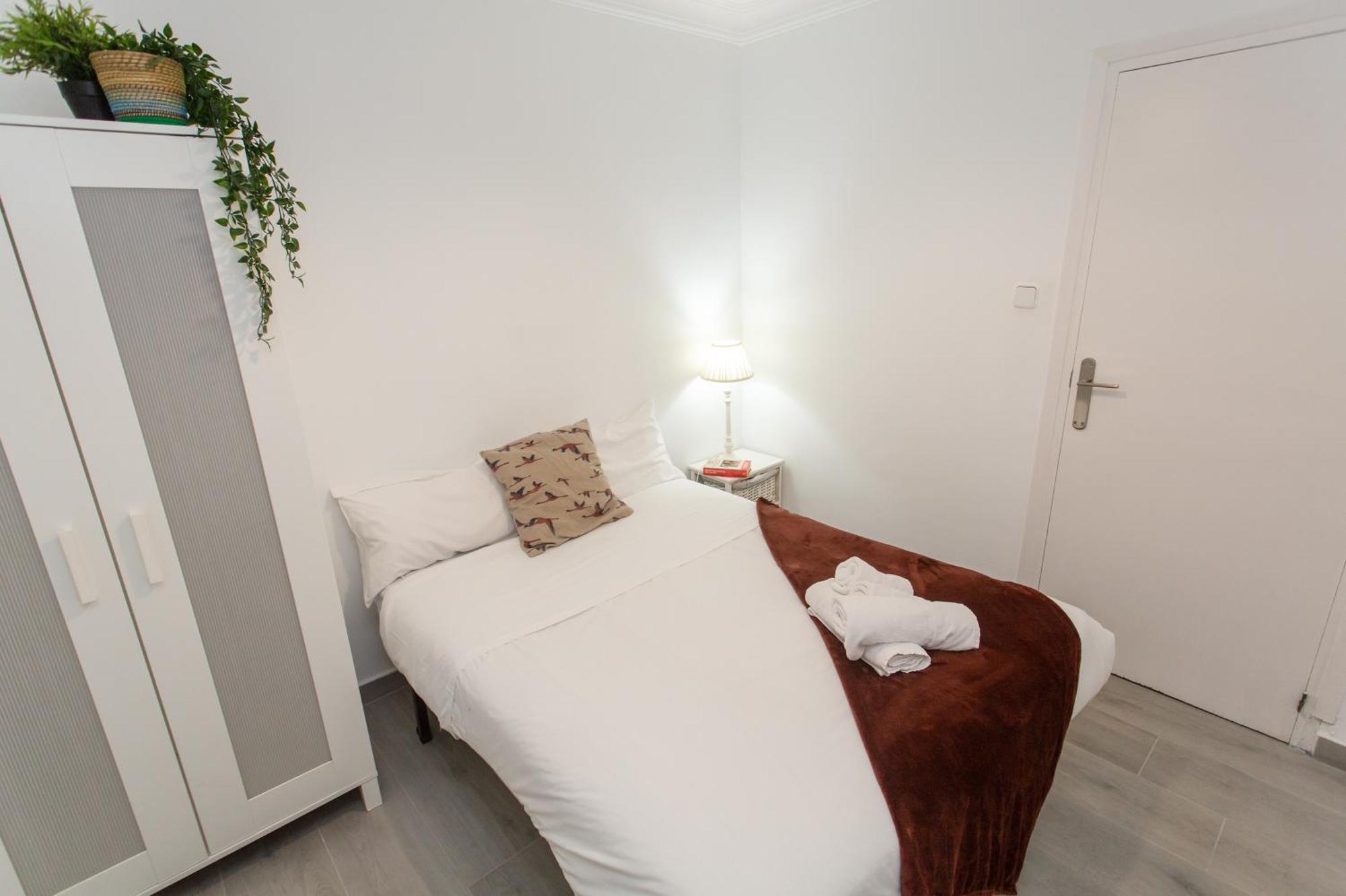 Apartamento Tranquilo En Plaza Cisneros *
