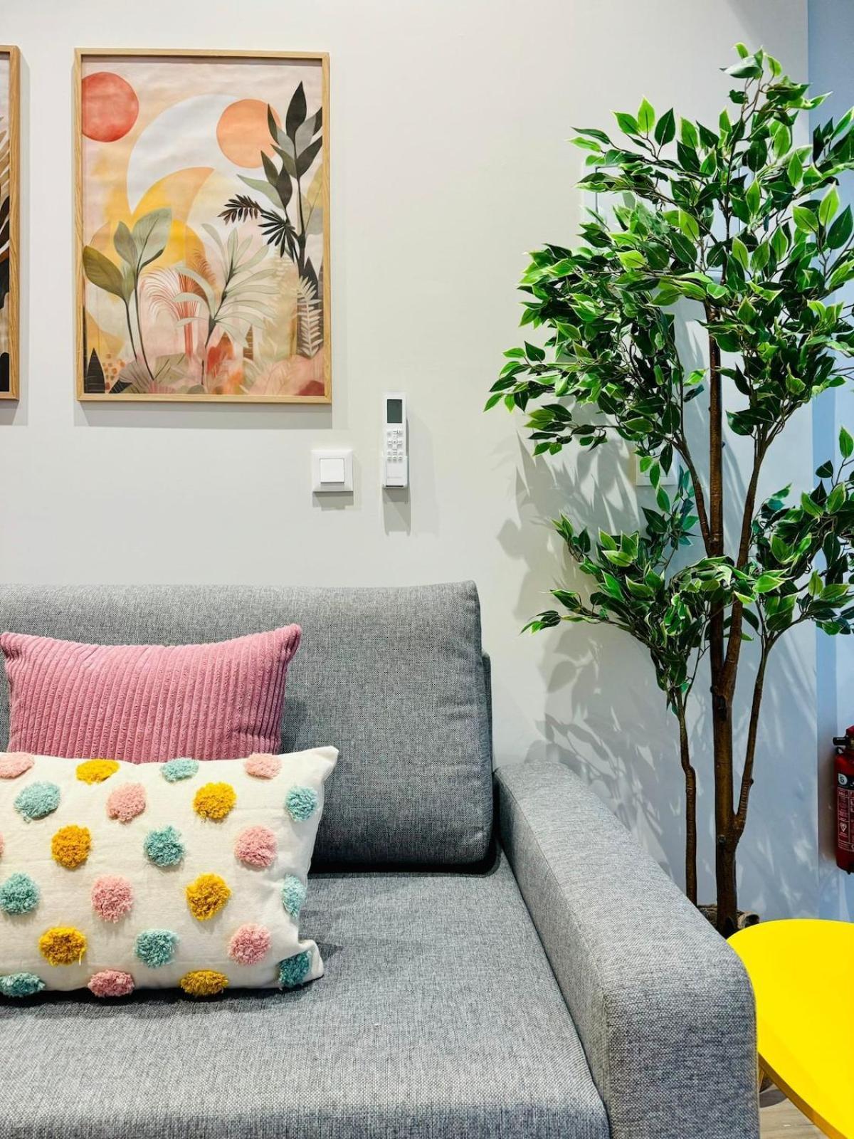 Cozy & Stylish Flat Close To Center Valencia