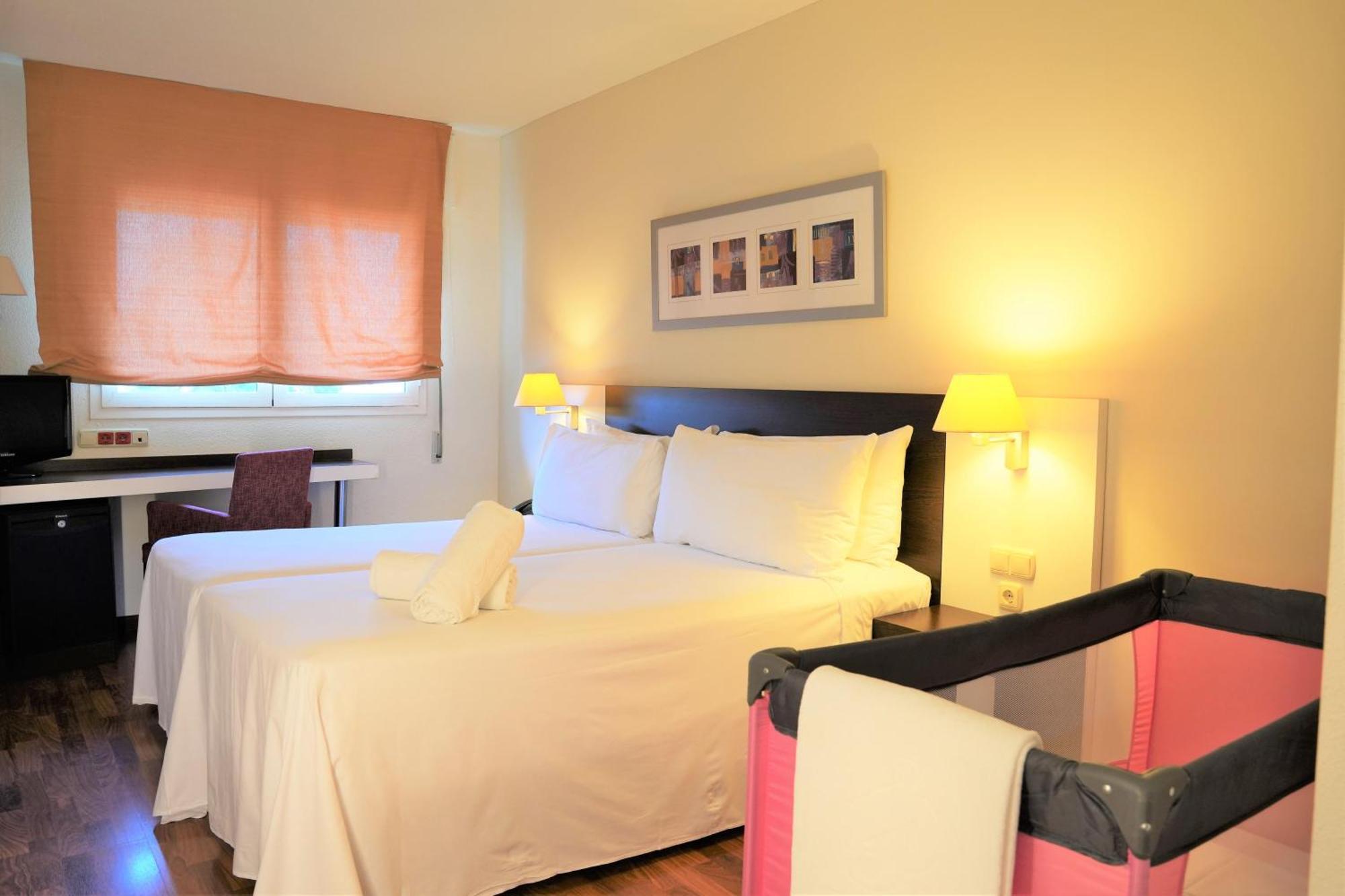 Port Feria Hotel