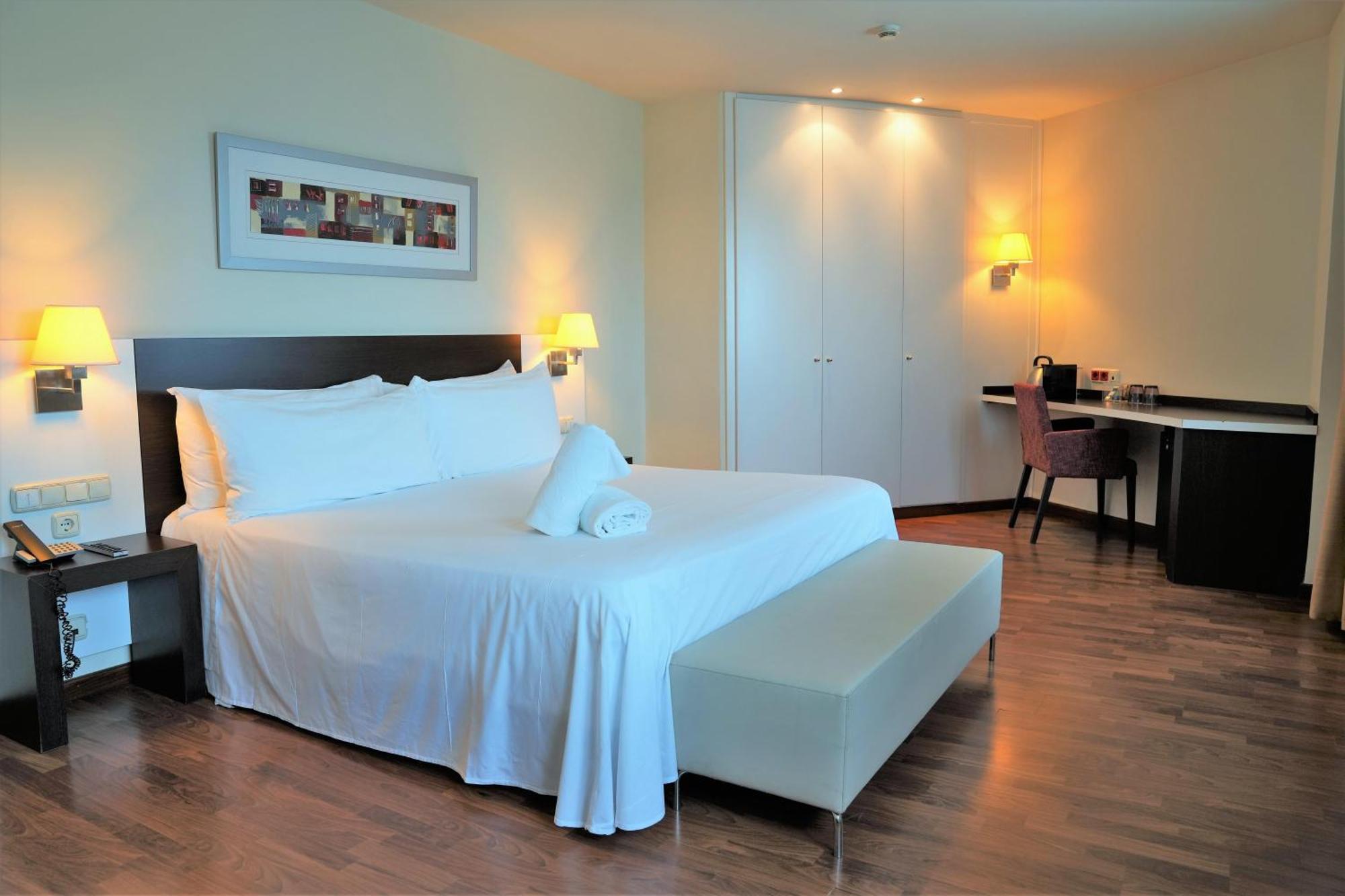 Port Feria Hotel