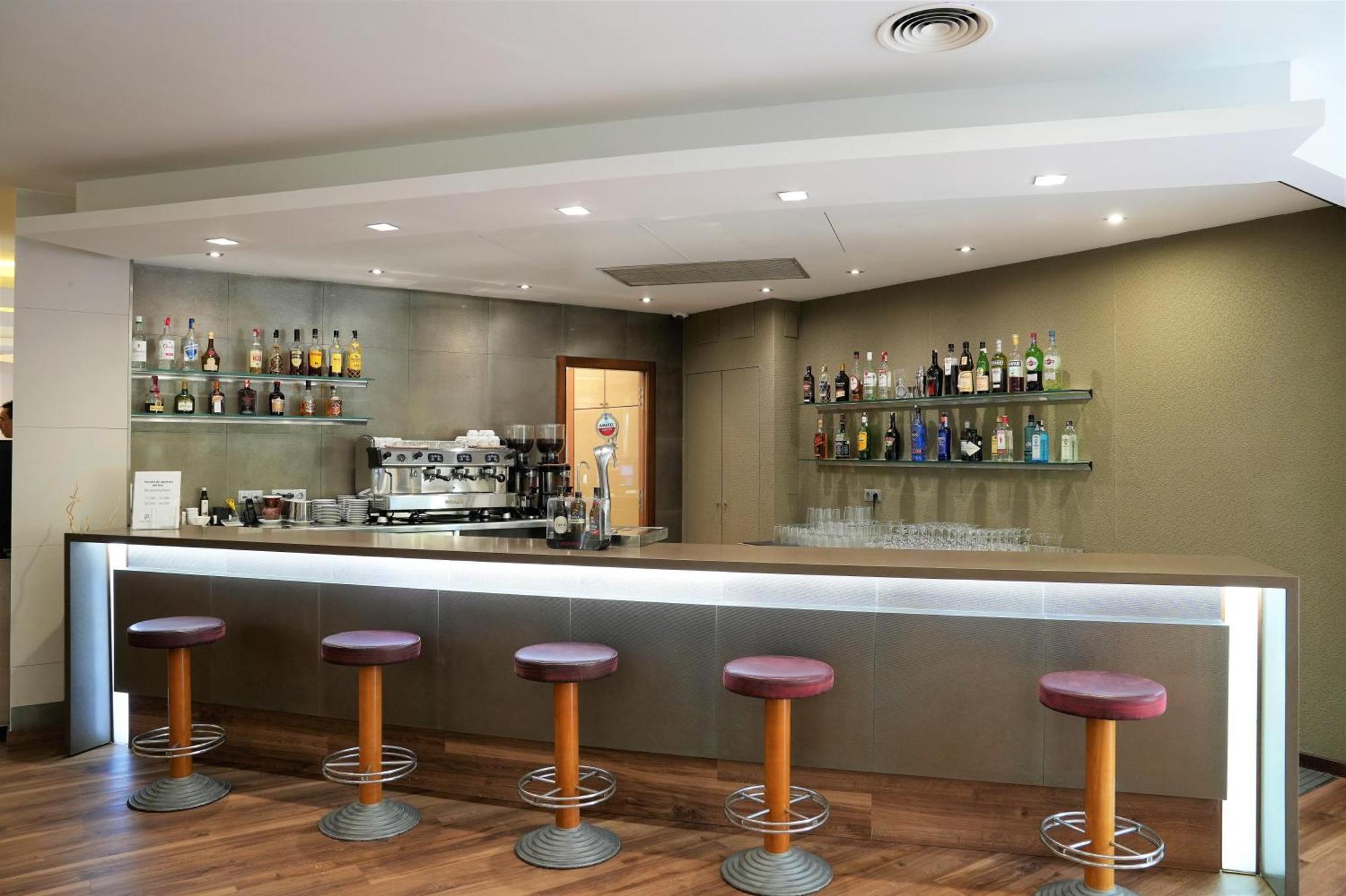 Hotel Port Feria 4*