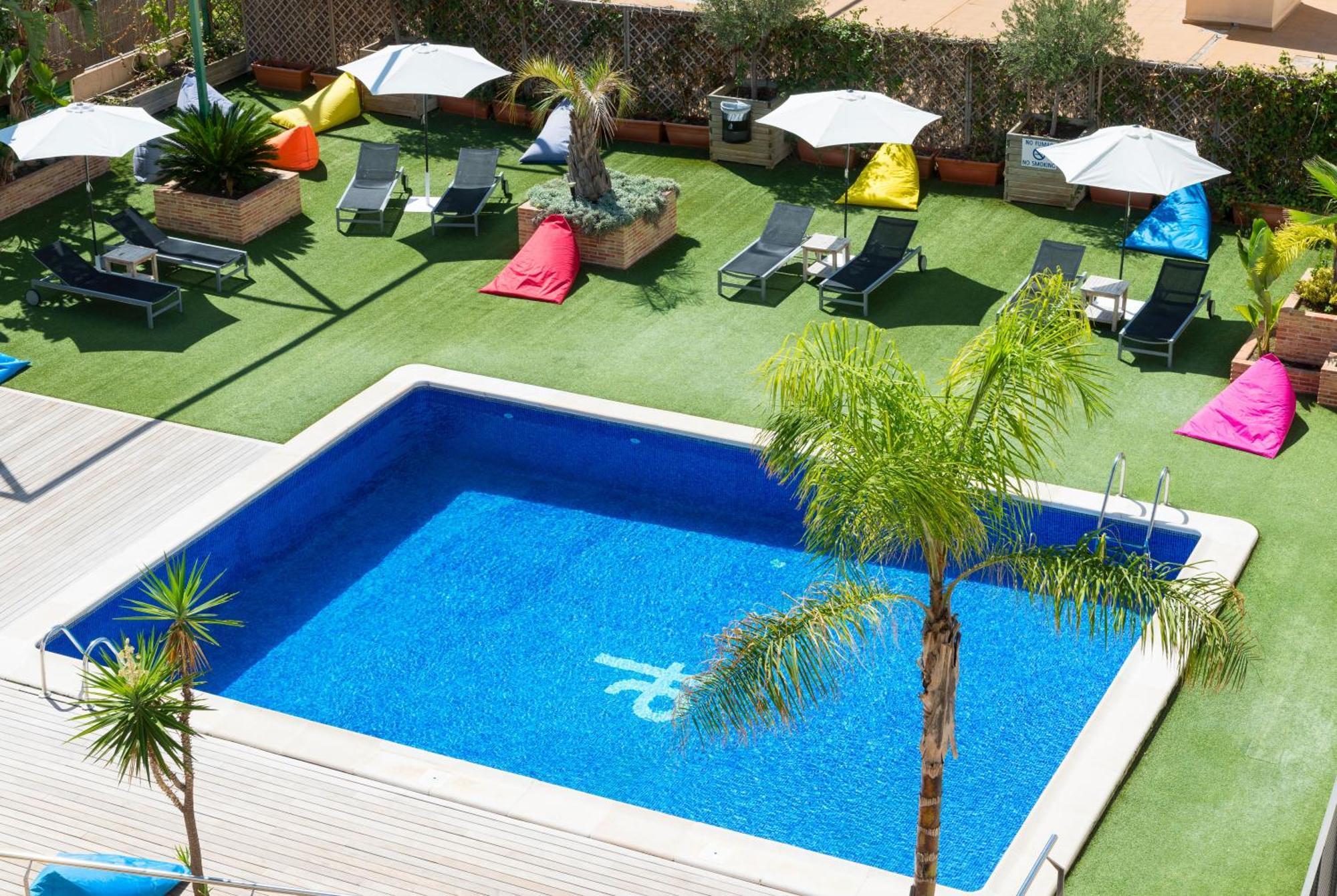 Port Feria Hotel