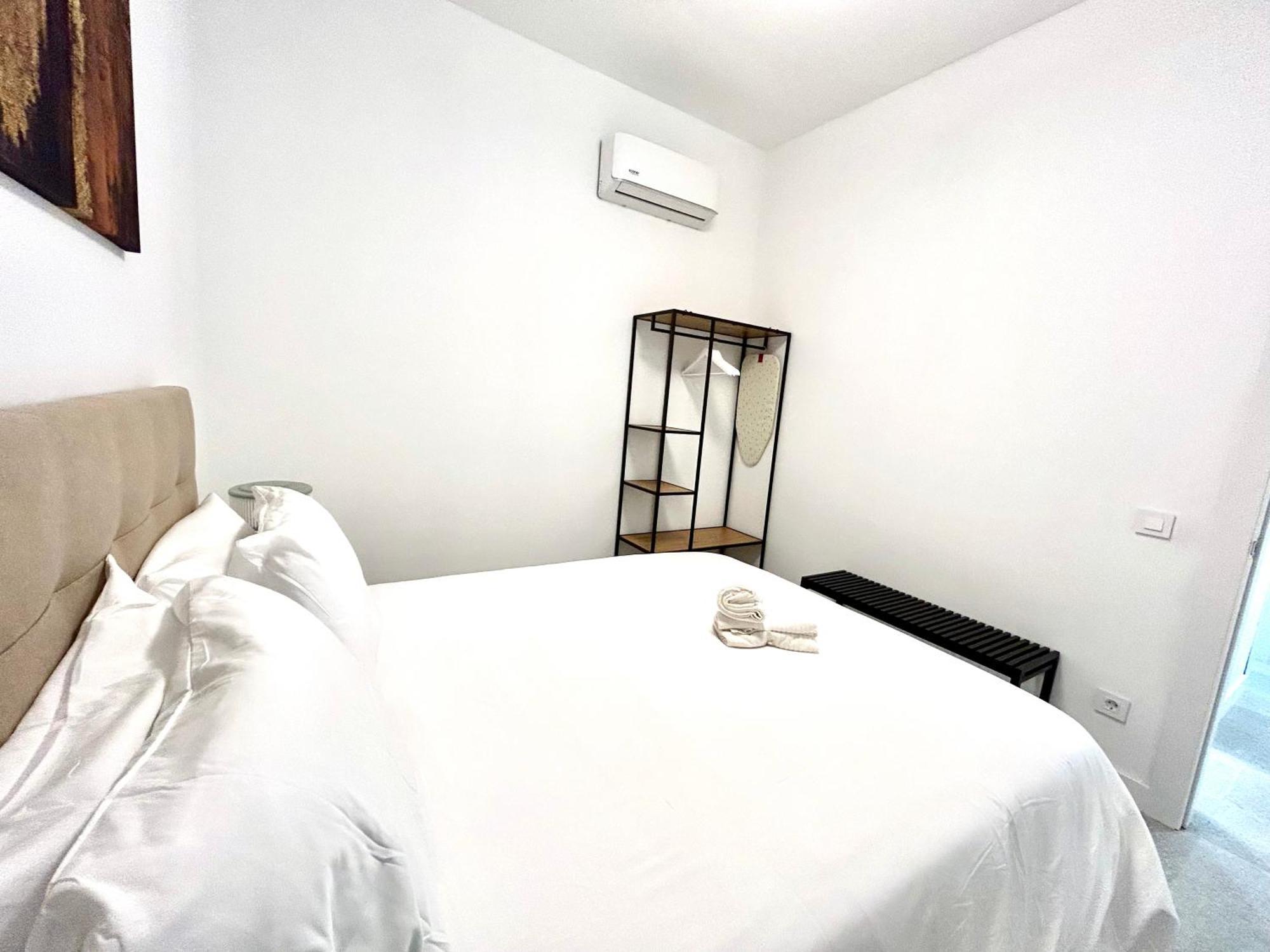 Comfort Near Metro, 2 Bed, 1 Bath *