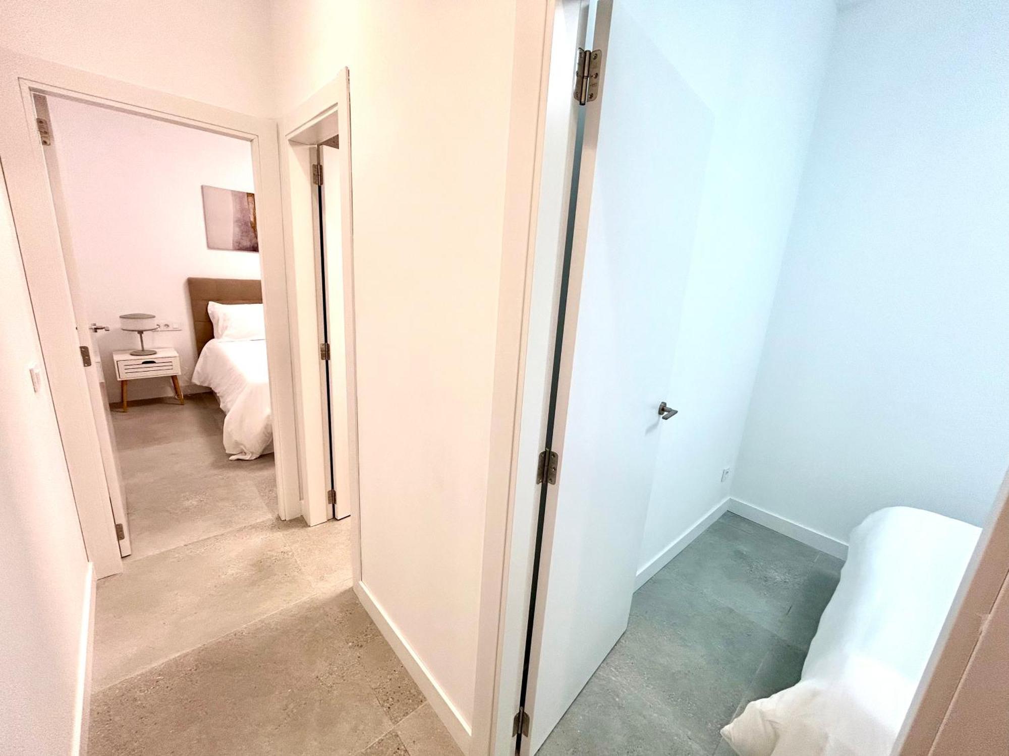 Comfort Near Metro, 2 Bed, 1 Bath Apartamento