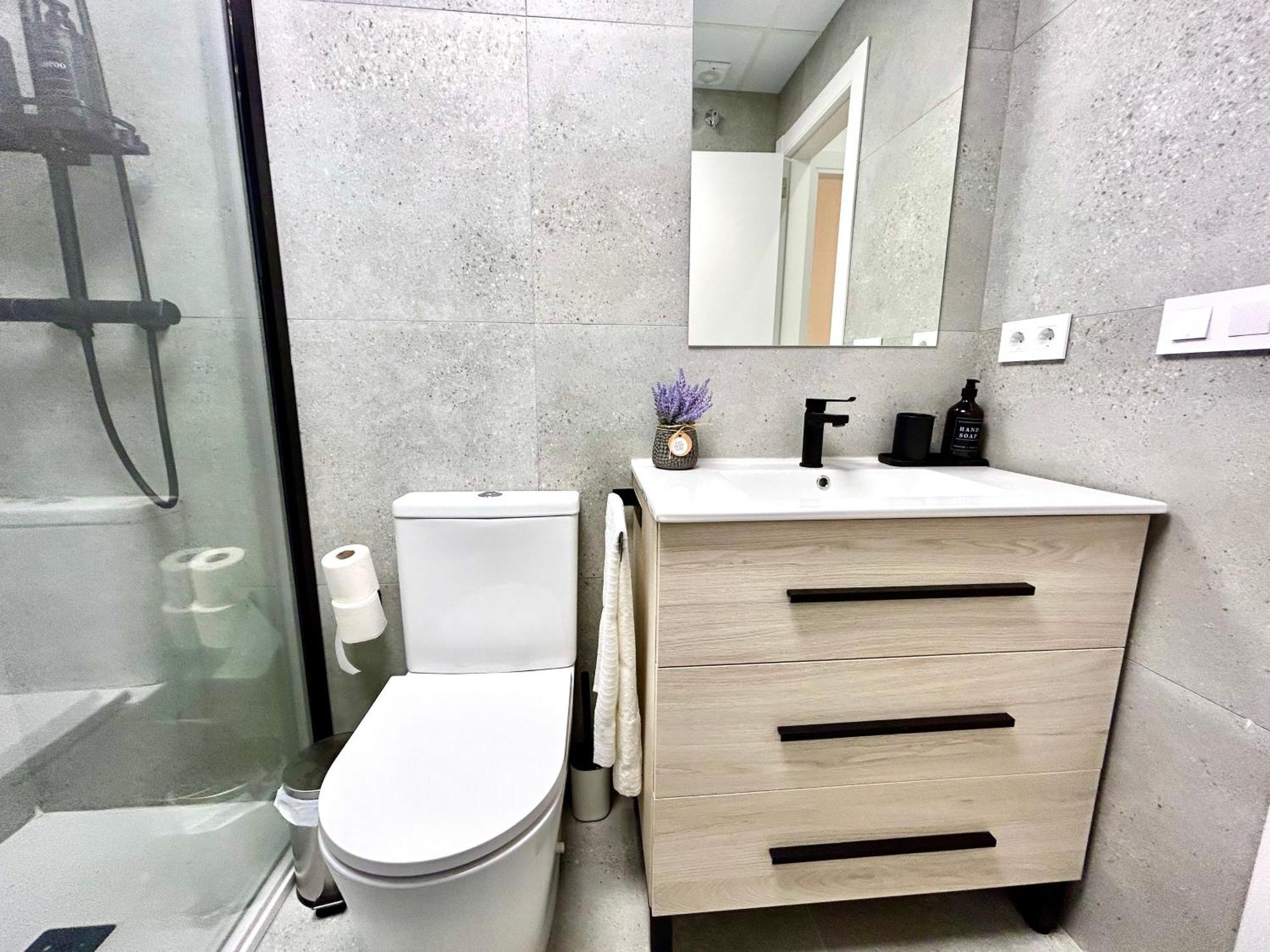 Comfort Near Metro, 2 Bed, 1 Bath Apartamento Valencia