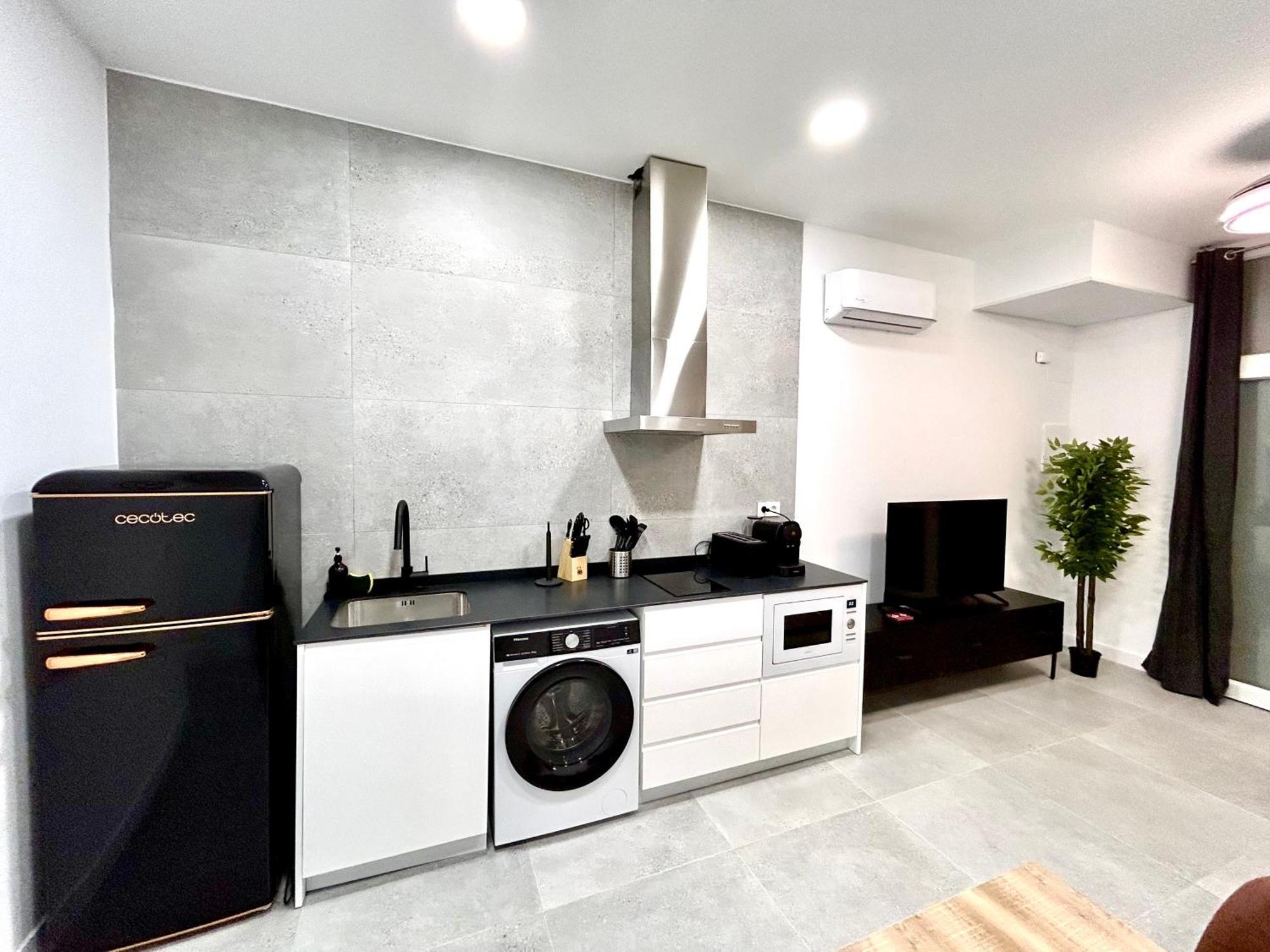 Comfort Near Metro, 2 Bed, 1 Bath * Valencia