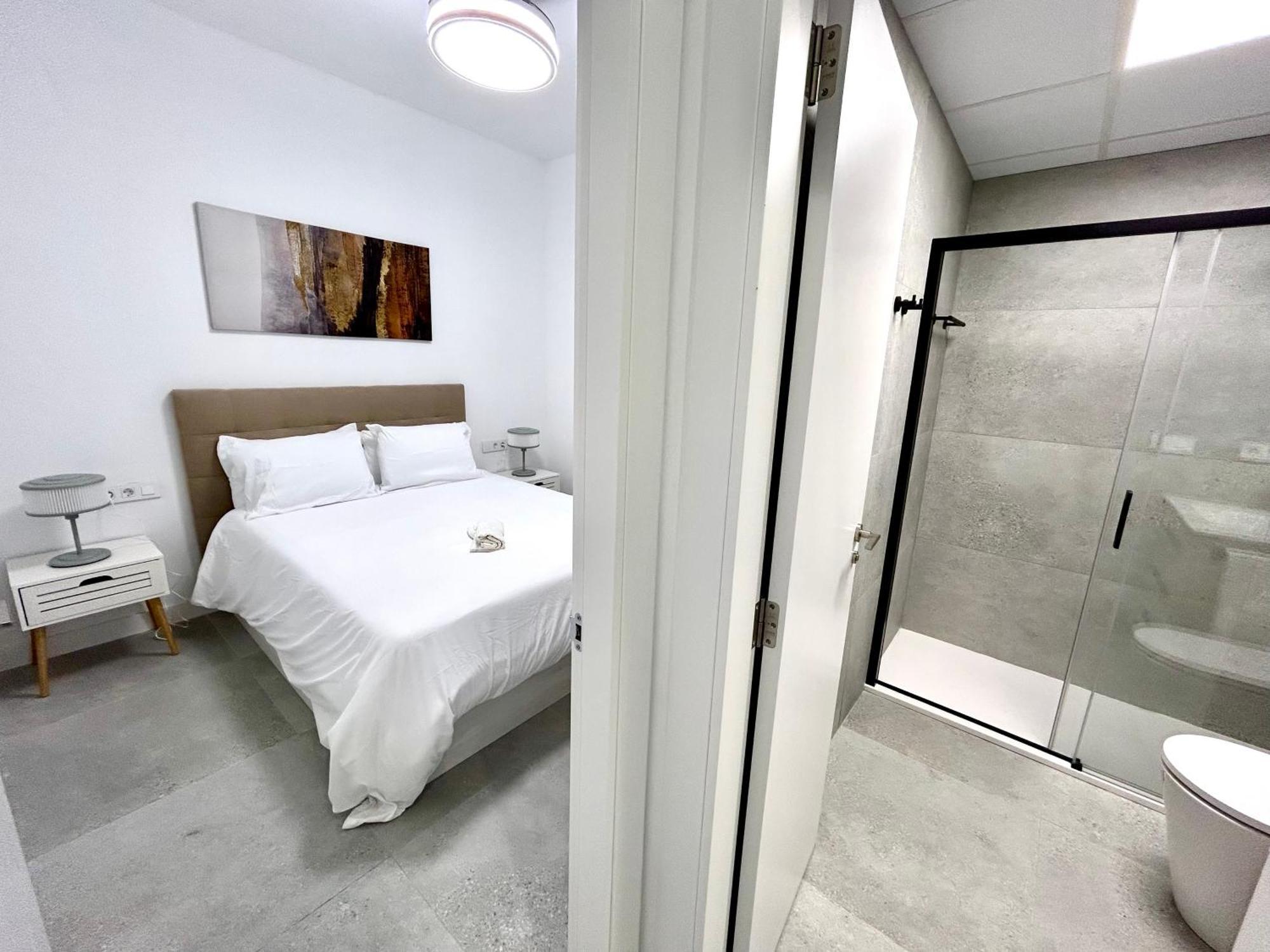 Comfort Near Metro, 2 Bed, 1 Bath Valencia