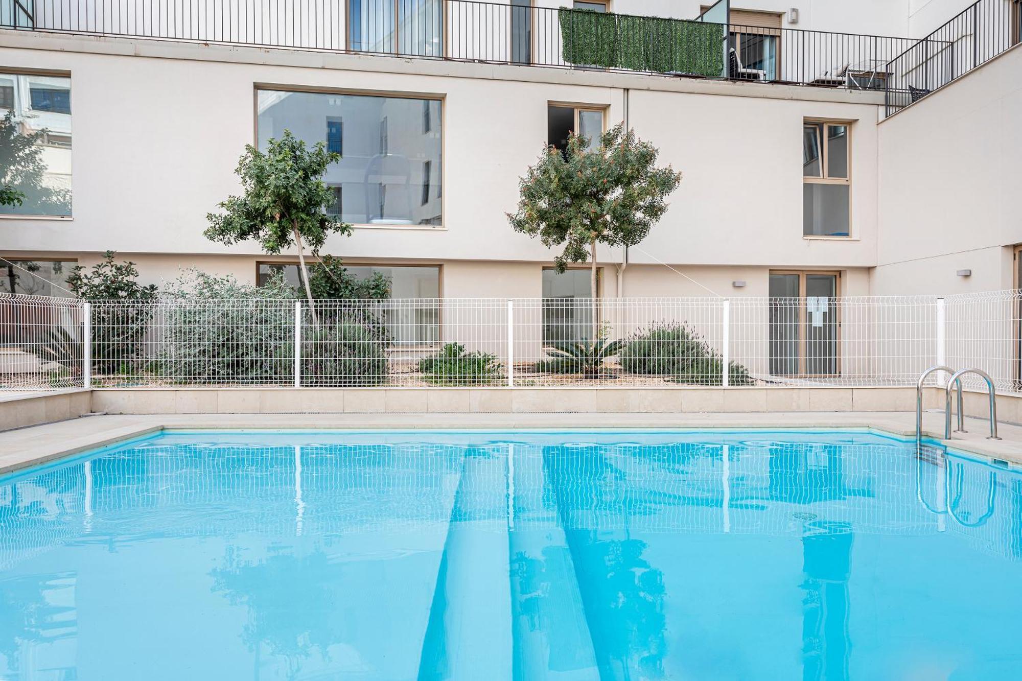 The Urban Oasis - Gym-pool-24h7 Security Thehavenescape