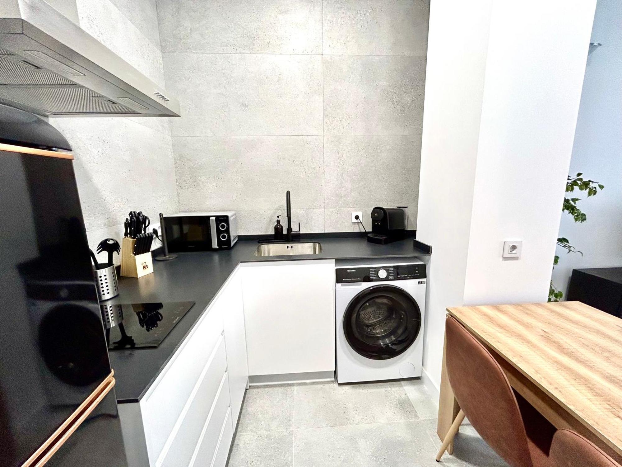 Getaway - Jacuzzi, Space & Comfort Valencia