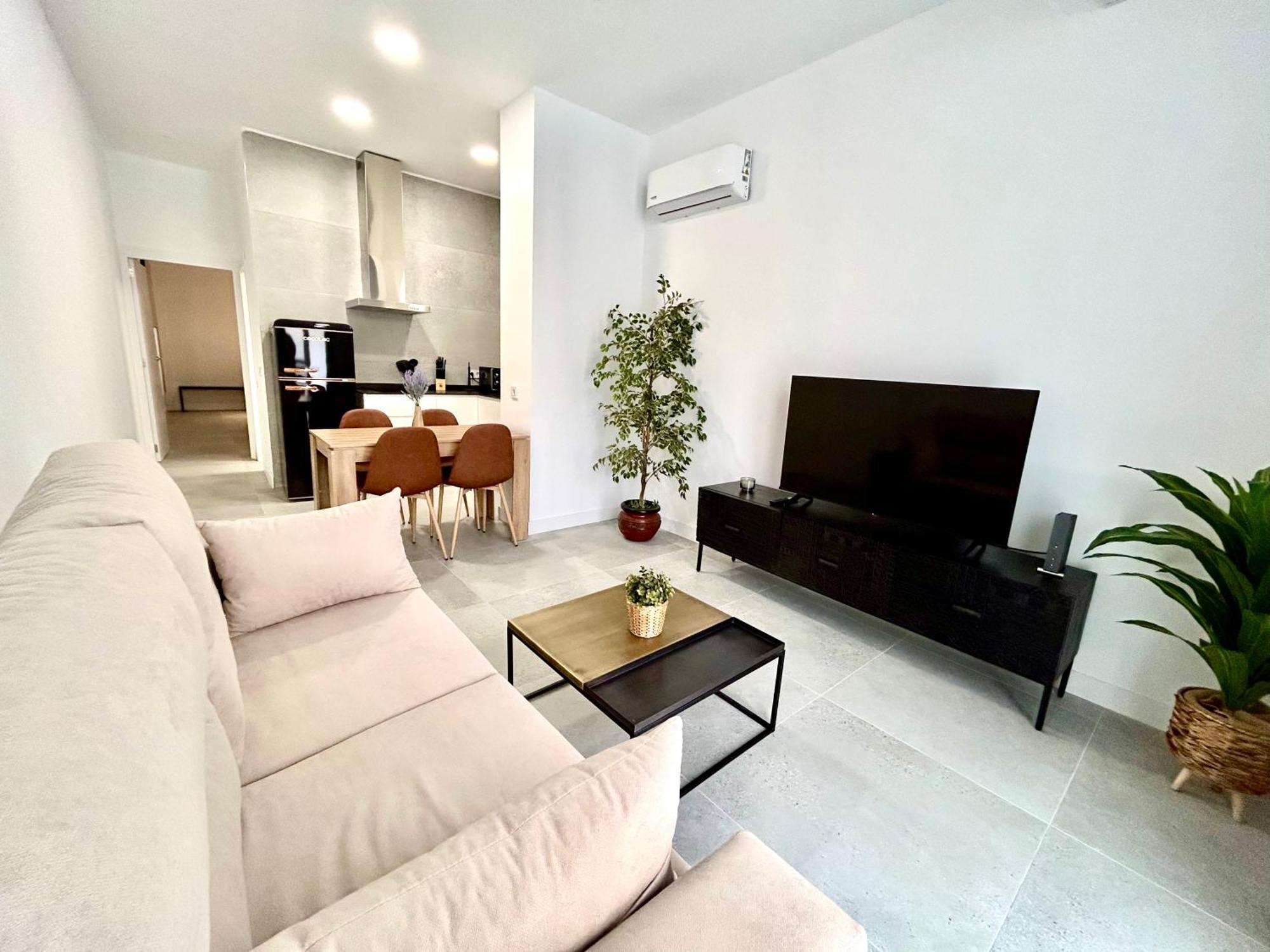 Apartamento Getaway - Jacuzzi, Space & Comfort