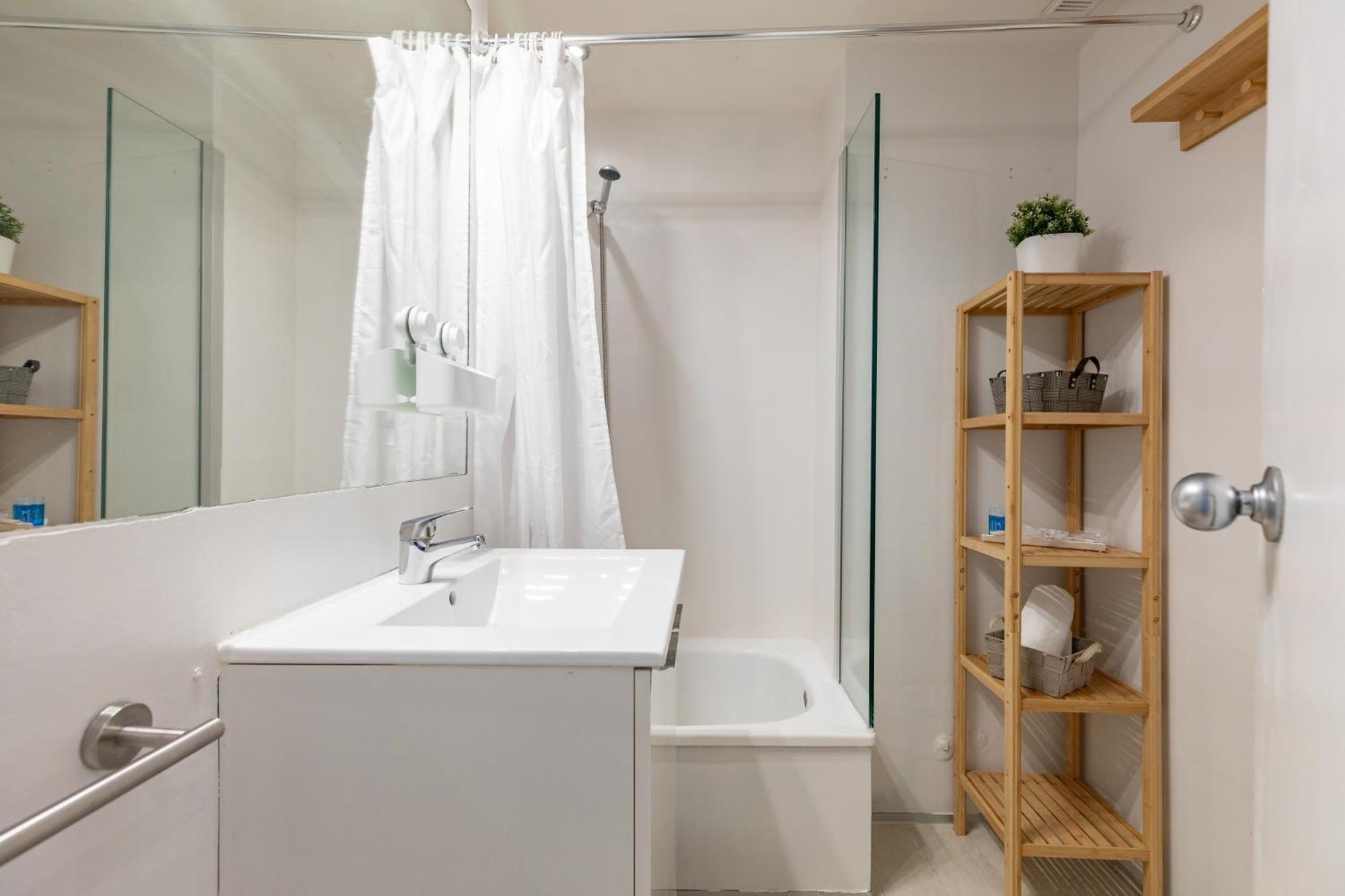 Apartamento Travel Habitat Torres De Serrano *
