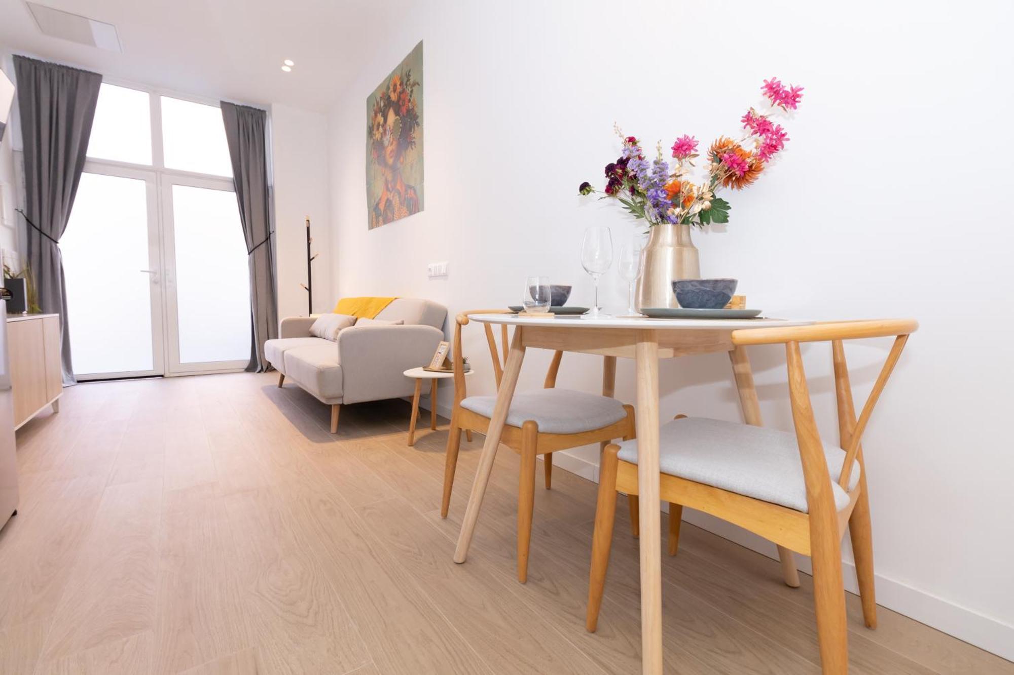New! Luxury & Close To Metro! Between & Center Apartamento