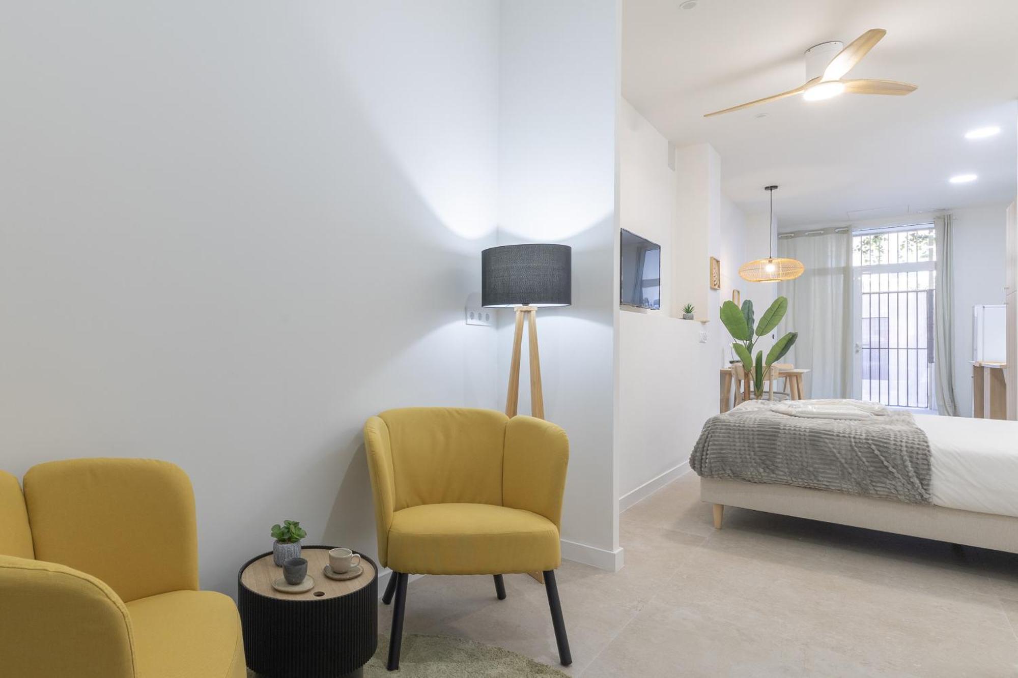 Rmz31 Loft - Espacioso Y Acogedor Estudio Con Terraza En Zona Ayora Apartment *