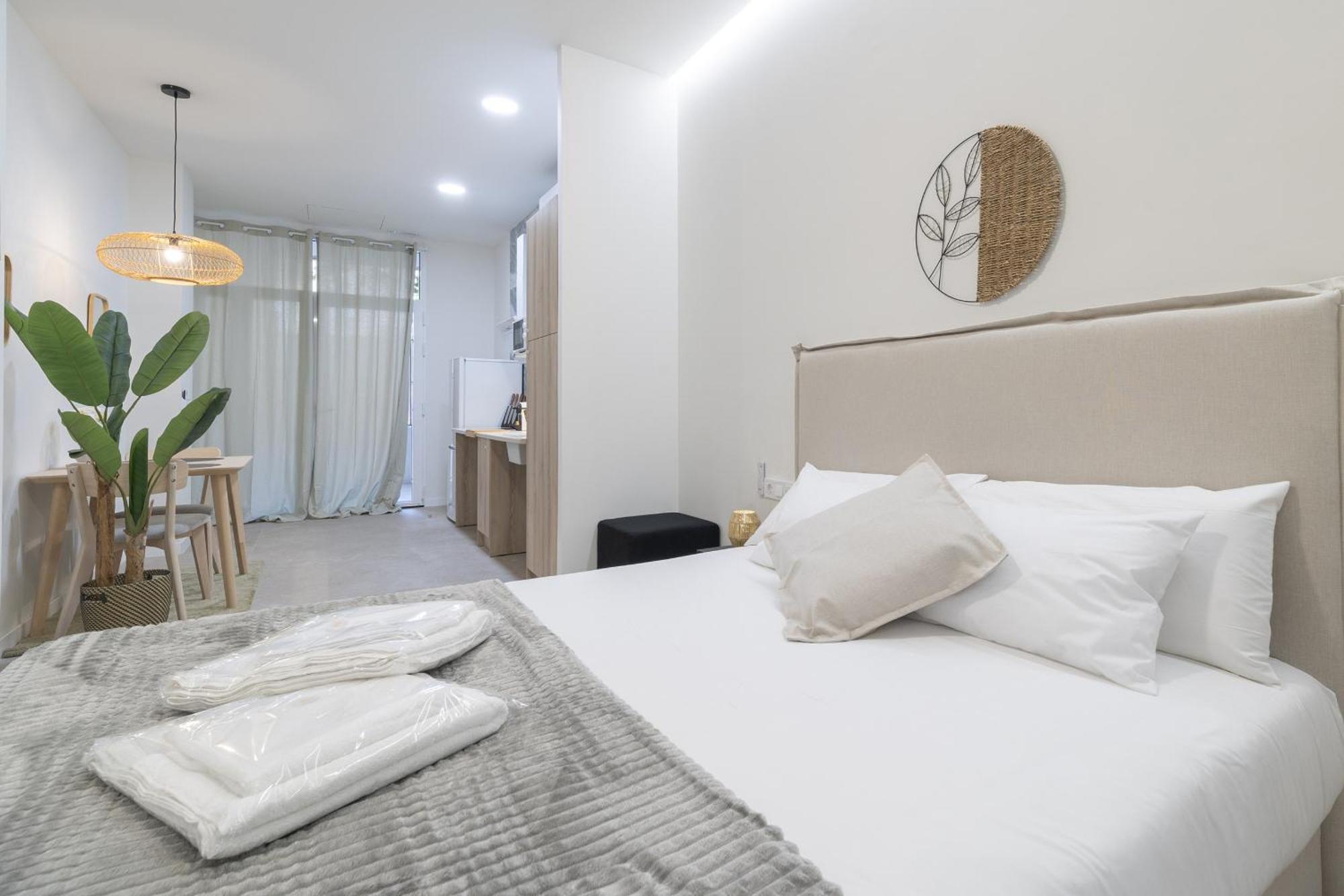 Rmz31 Loft - Espacioso Y Acogedor Estudio Con Terraza En Zona Ayora *