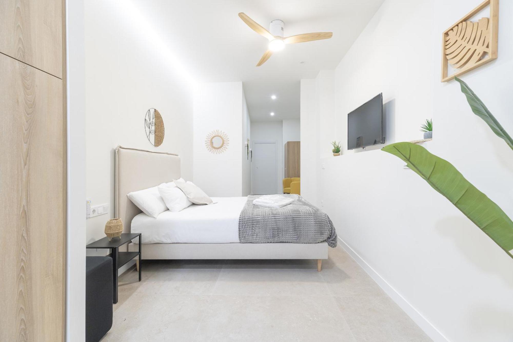 Rmz31 Loft - Espacioso Y Acogedor Estudio Con Terraza En Zona Ayora Apartamento *
