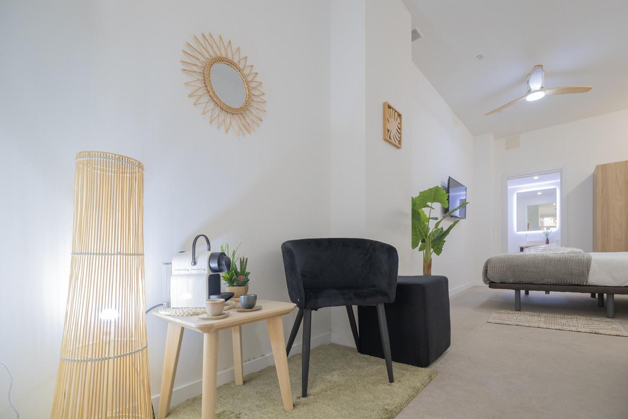 Apartamento Rmz31 Loft - Espacioso Y Acogedor Estudio Con Terraza En Zona Ayora