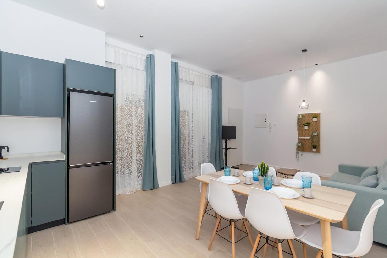 Guestready - Valencia's Vibrant Malvarrosa *