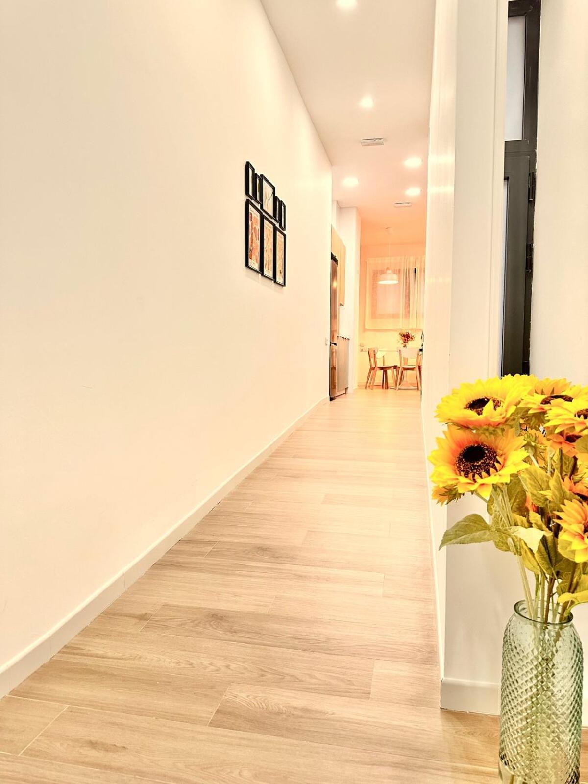 Valentia Beachside Modern Style *