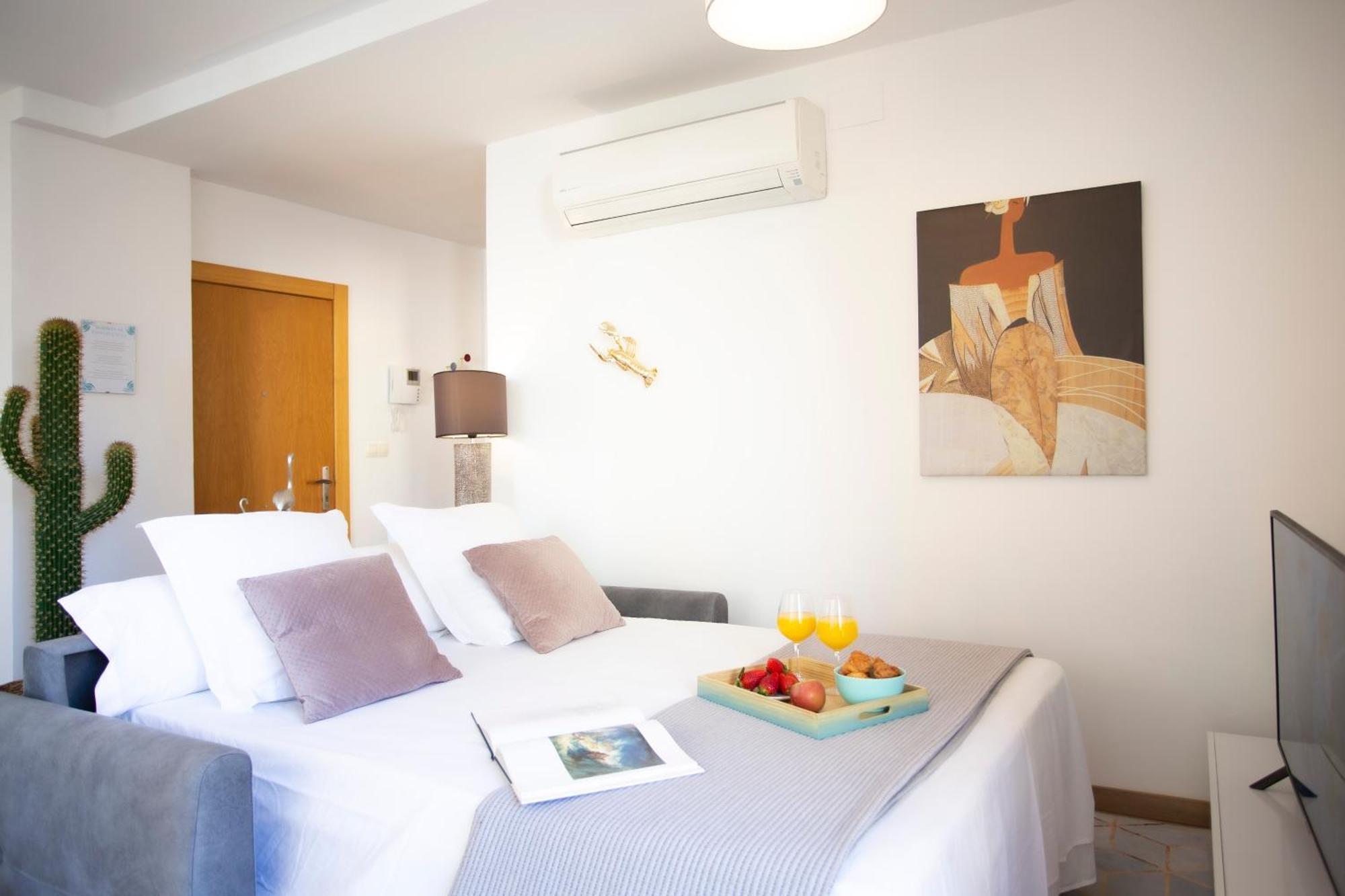 Singularstays Center Apartment