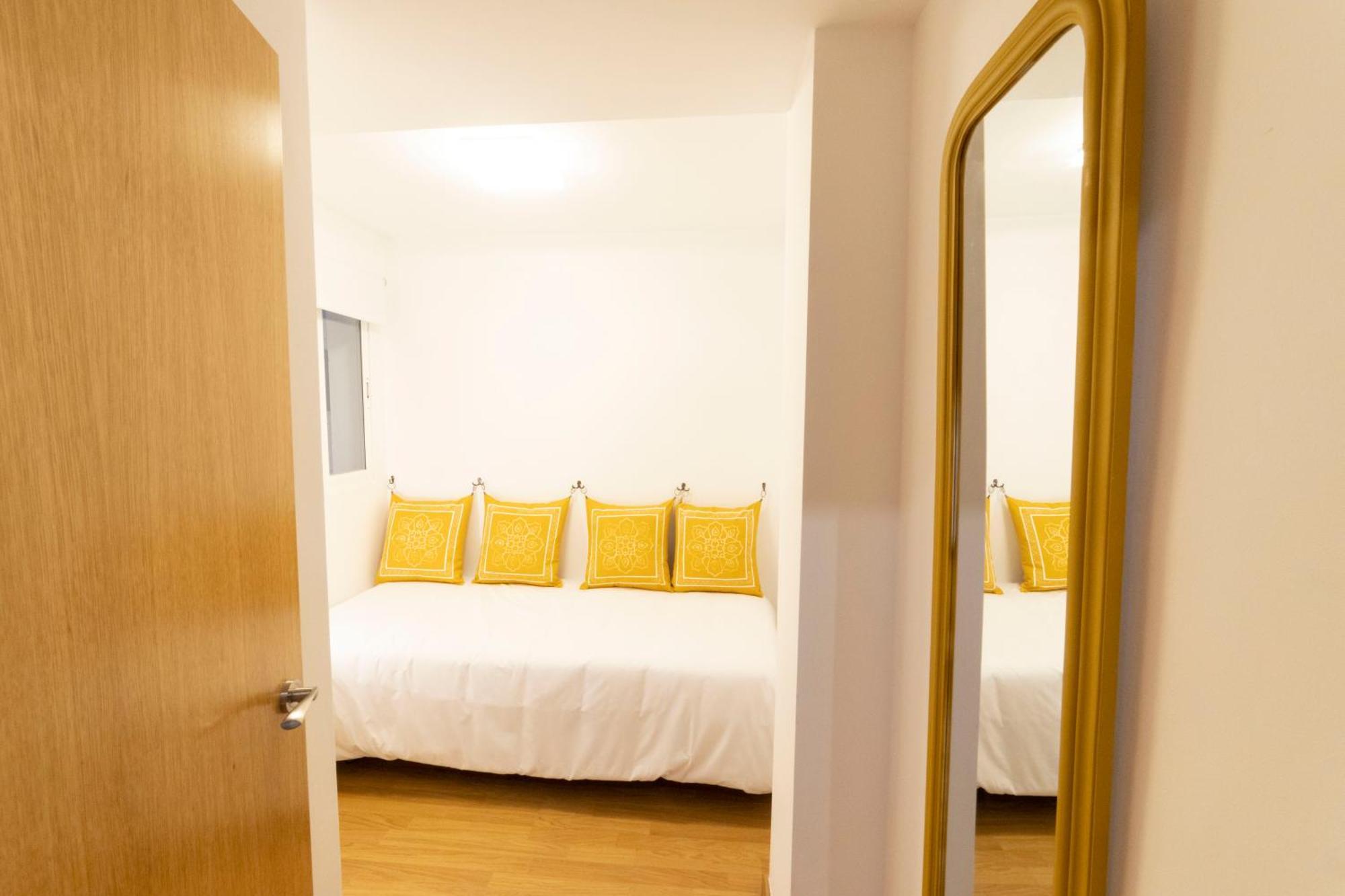 Singularstays Center Apartment