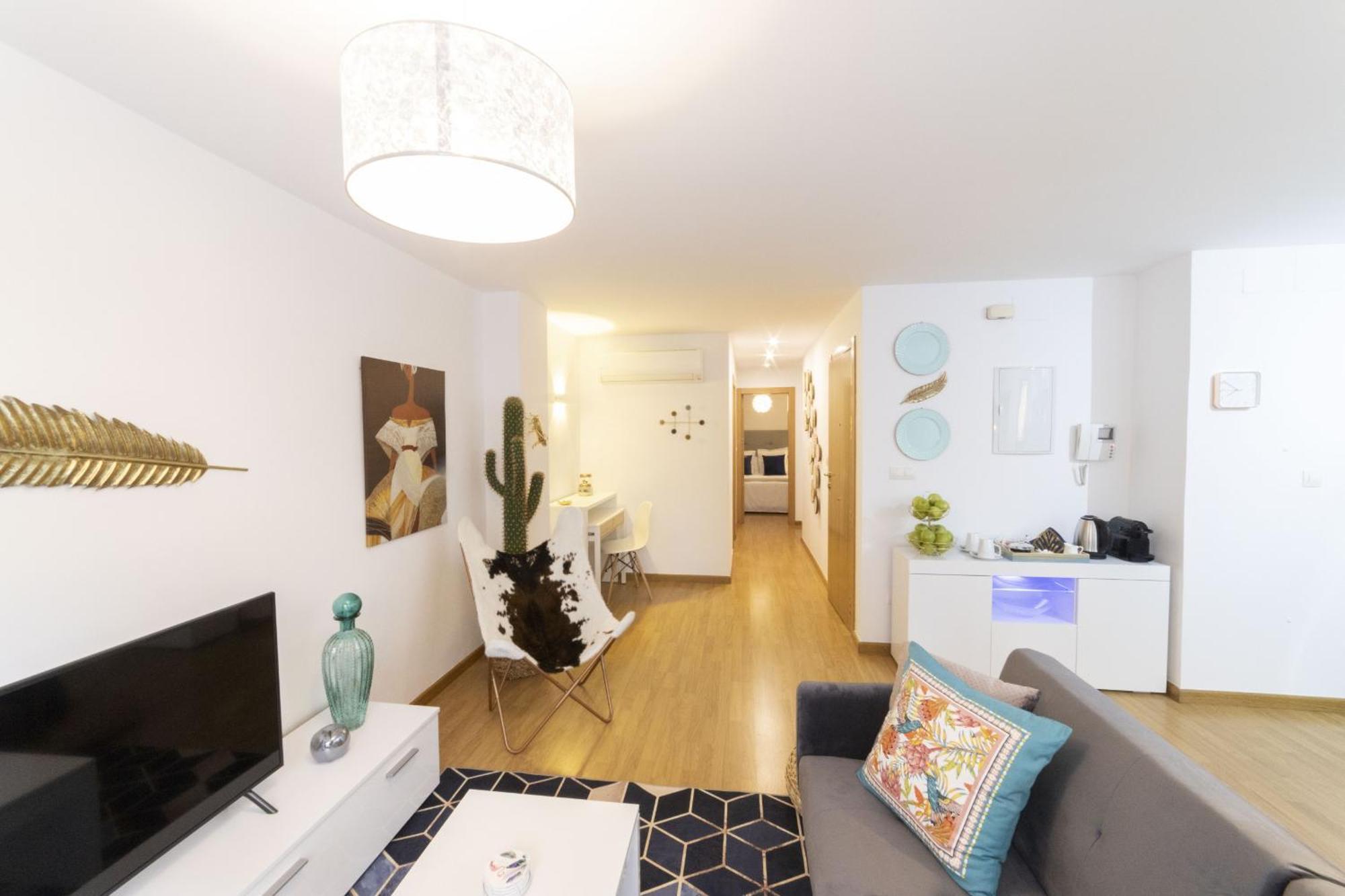 Singularstays Center *