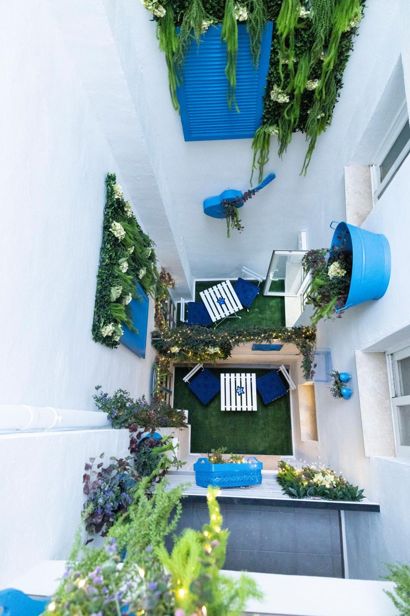 Singularstays Center *