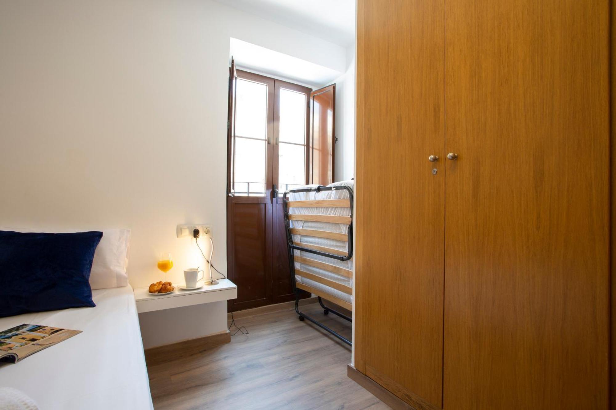 Apartment Singularstays Center *