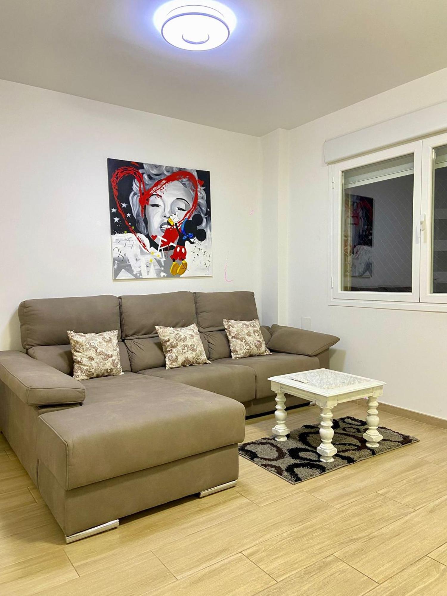 Homestay Frente Estacion De Tren Joaquin Sorolla Valencia