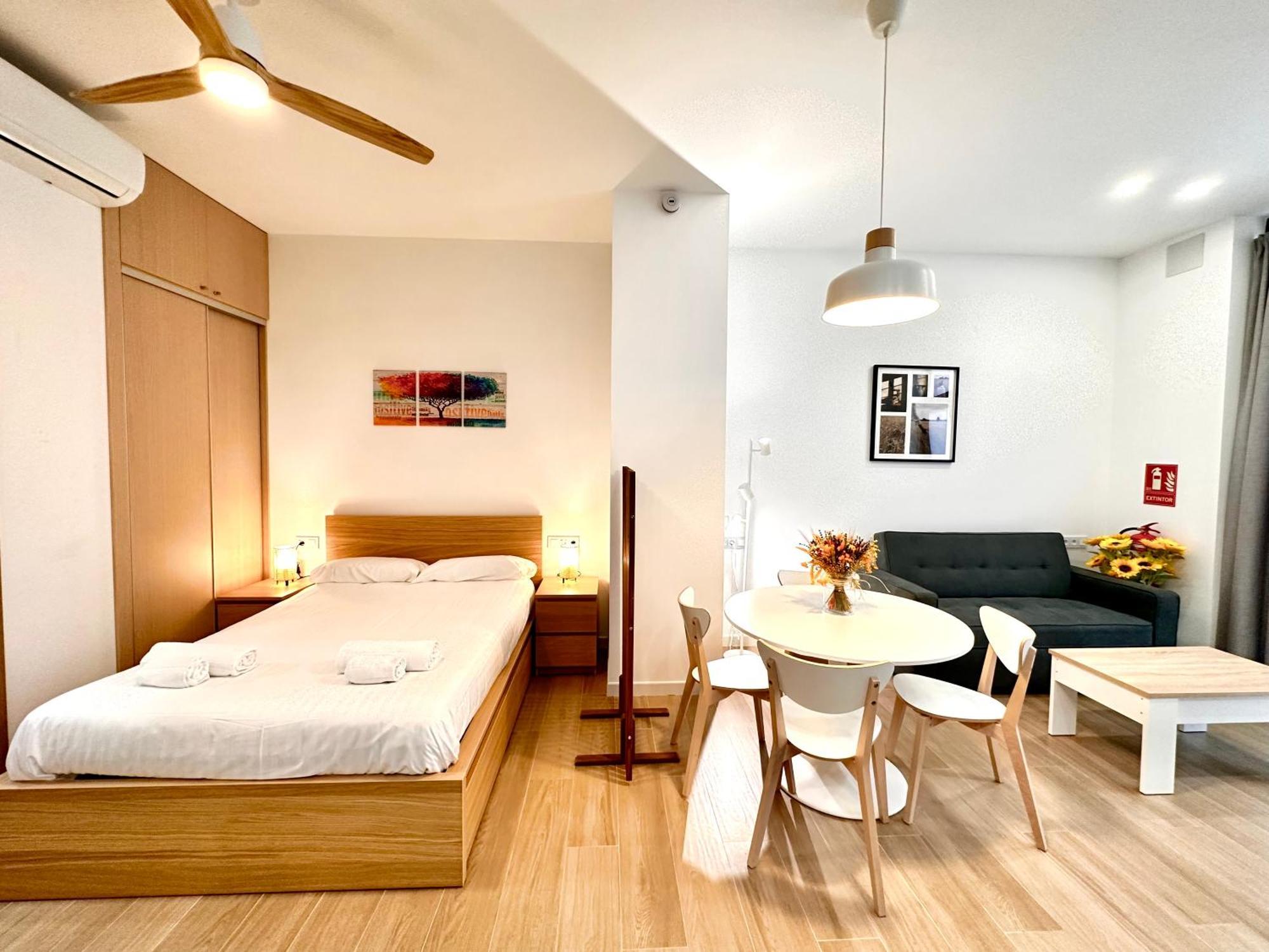 Valentia Beachside Modern Style Apartamento