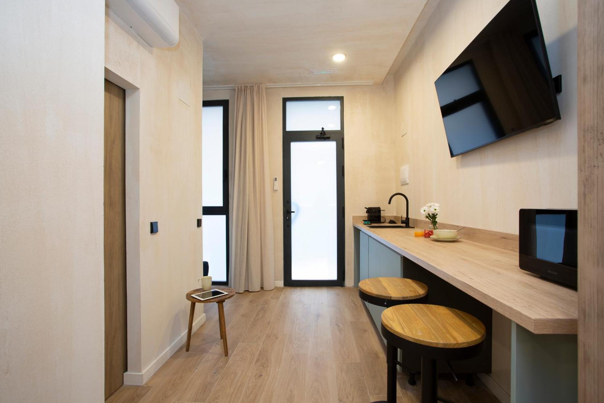 Pensión Nomad Haux Mestalla 101 Valencia