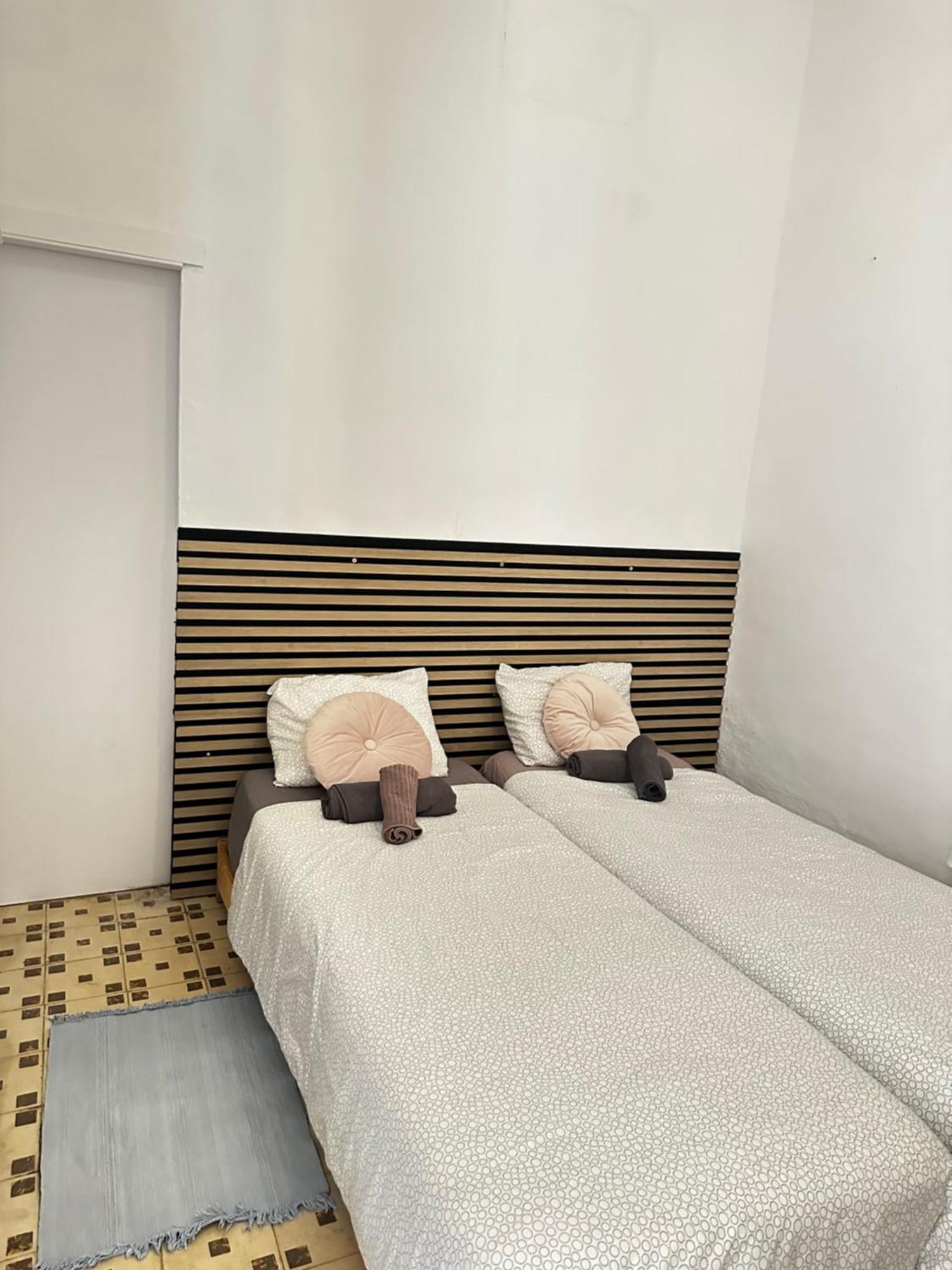 1- Interior Con Aire Acondicionado Y Con Bano Independiente Habitación en casa particular Valencia