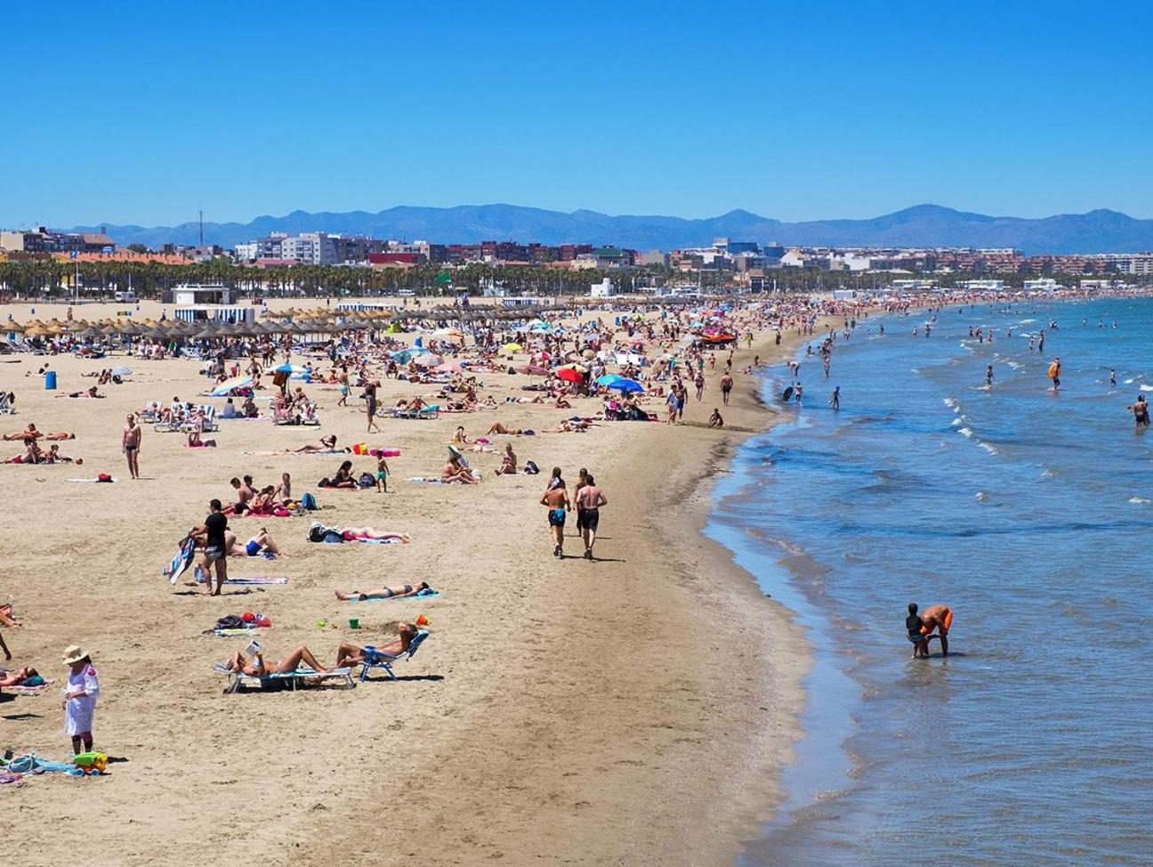 Cabanal House - 10 Min To Ocean , Fastwifi , Smarttv, Ac * Valencia