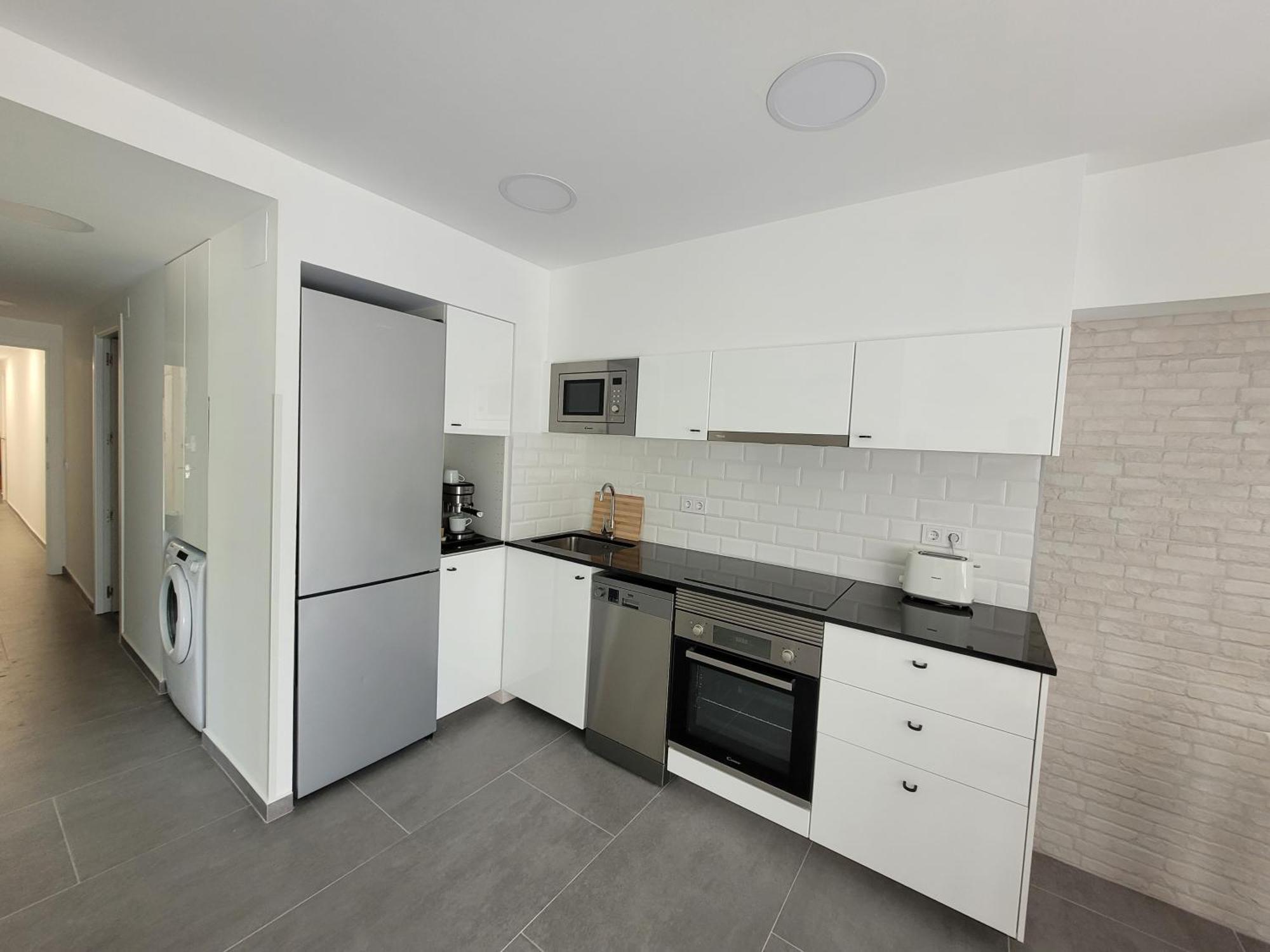 New And Bright 2-bedroom In Canamelar Apartamento