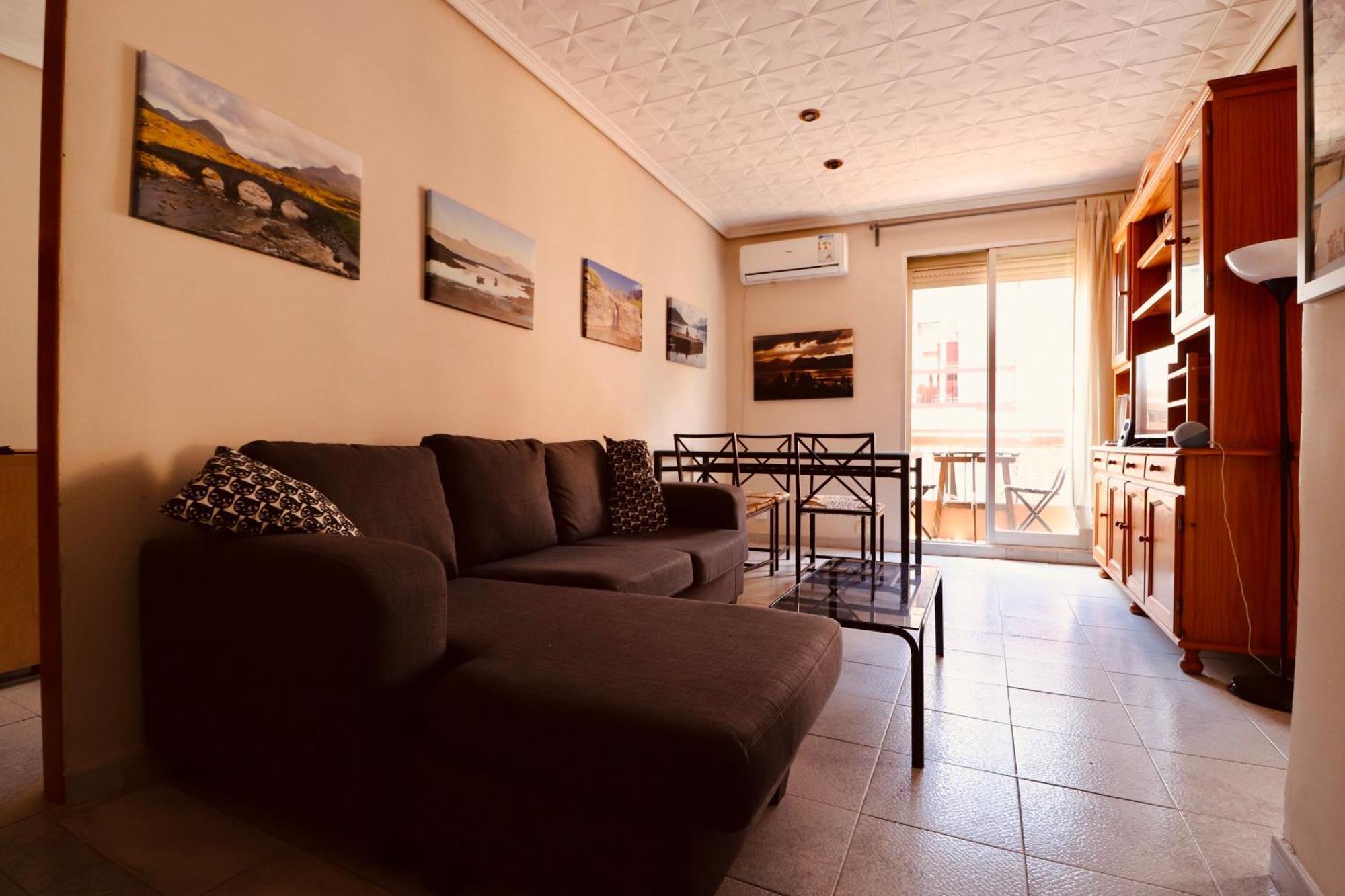 2 Bed Apartment, Great Location, 500m From Apartamento