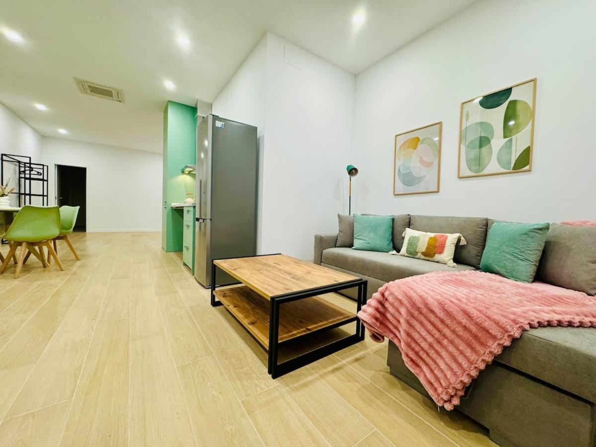 Flat A - Wide & Cool Flat Next To Historic Center *
