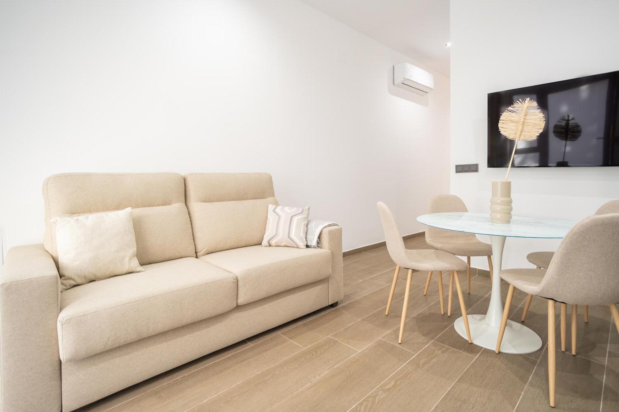 Flats-elegante, Junto Al Roig Arena *