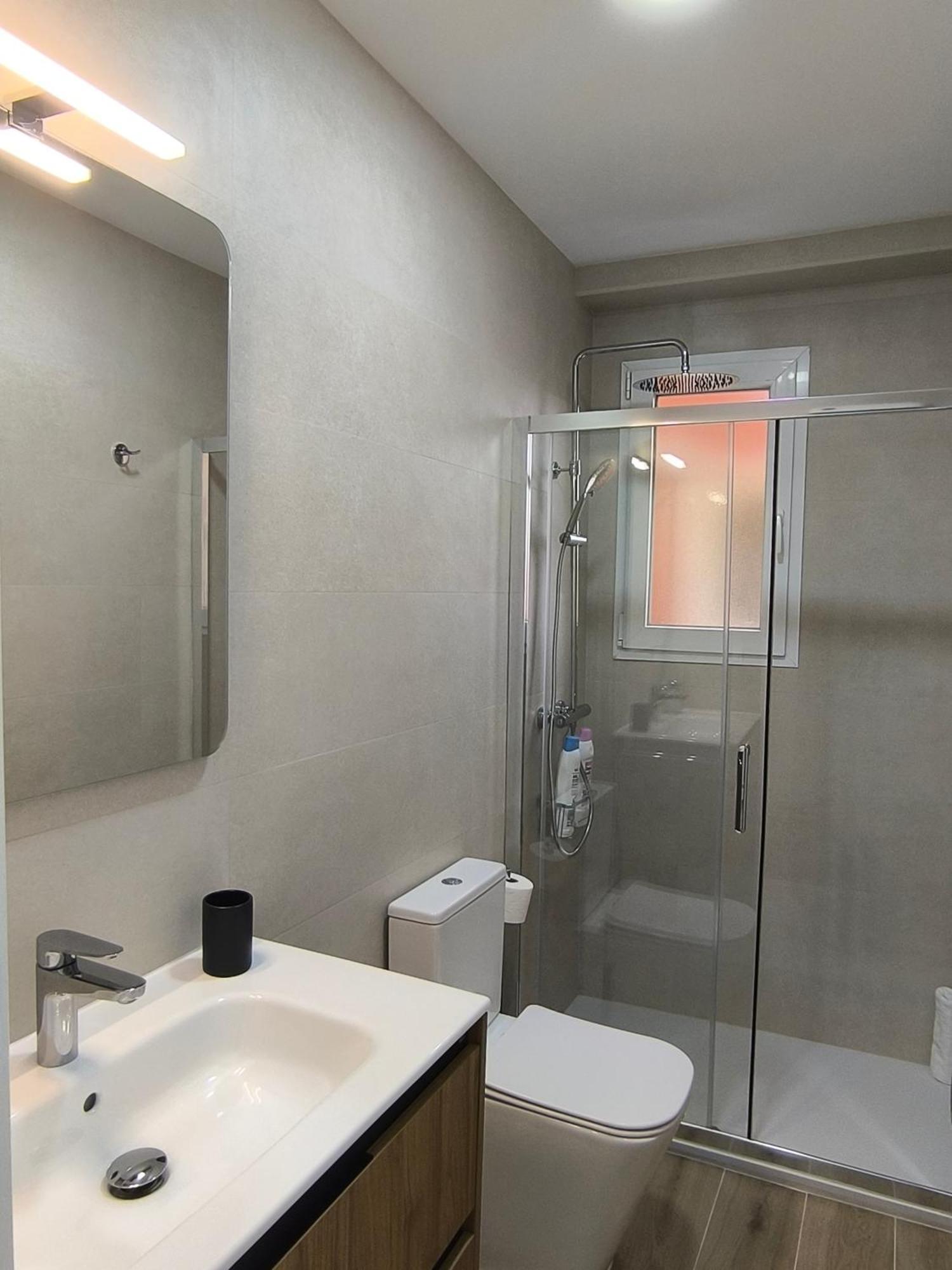 In With Wifi + Parking. Apartamento *