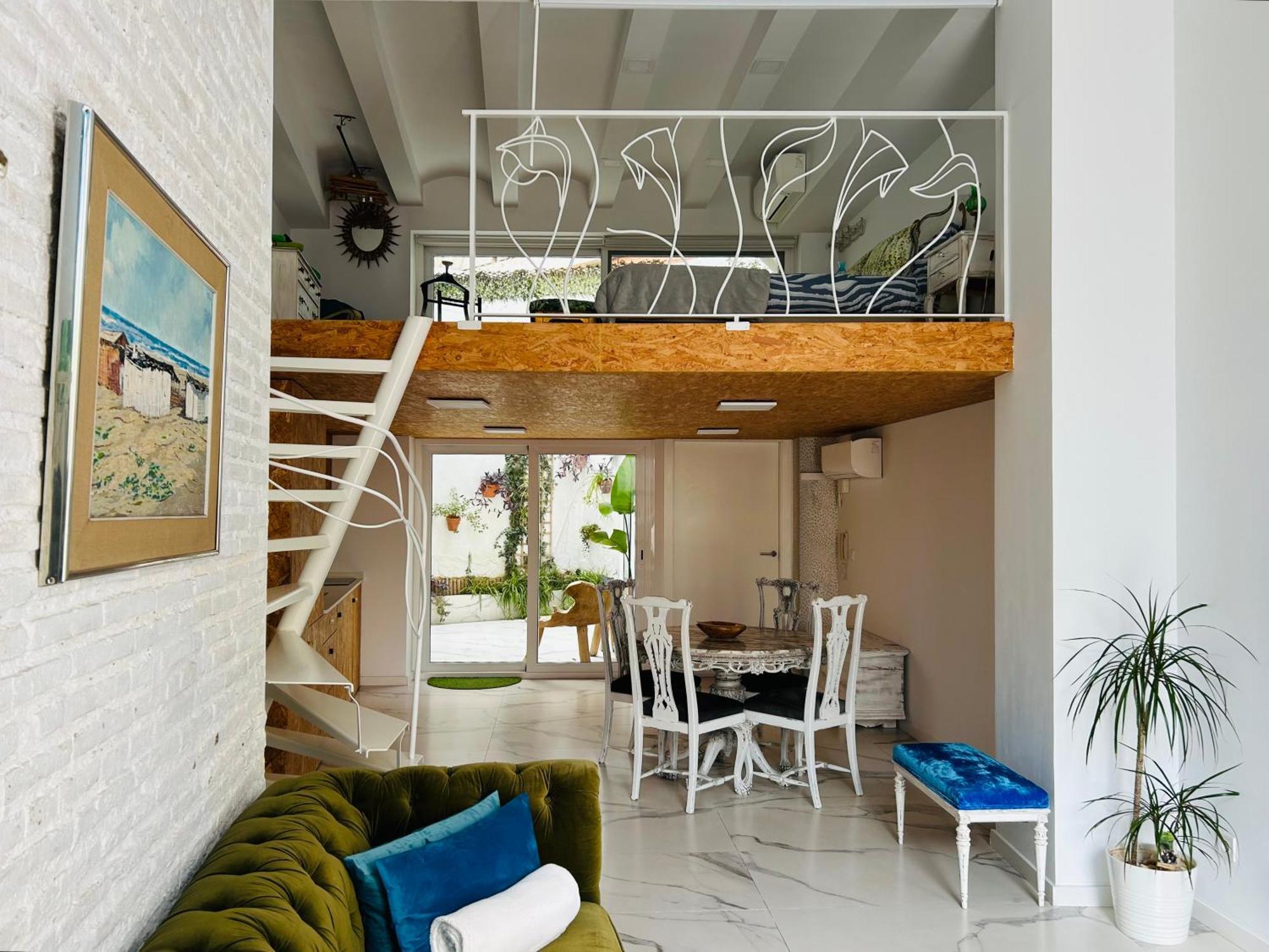 Holiday home Loft Con Mucha Luz En El Centro Barrio Ruzafa Valencia