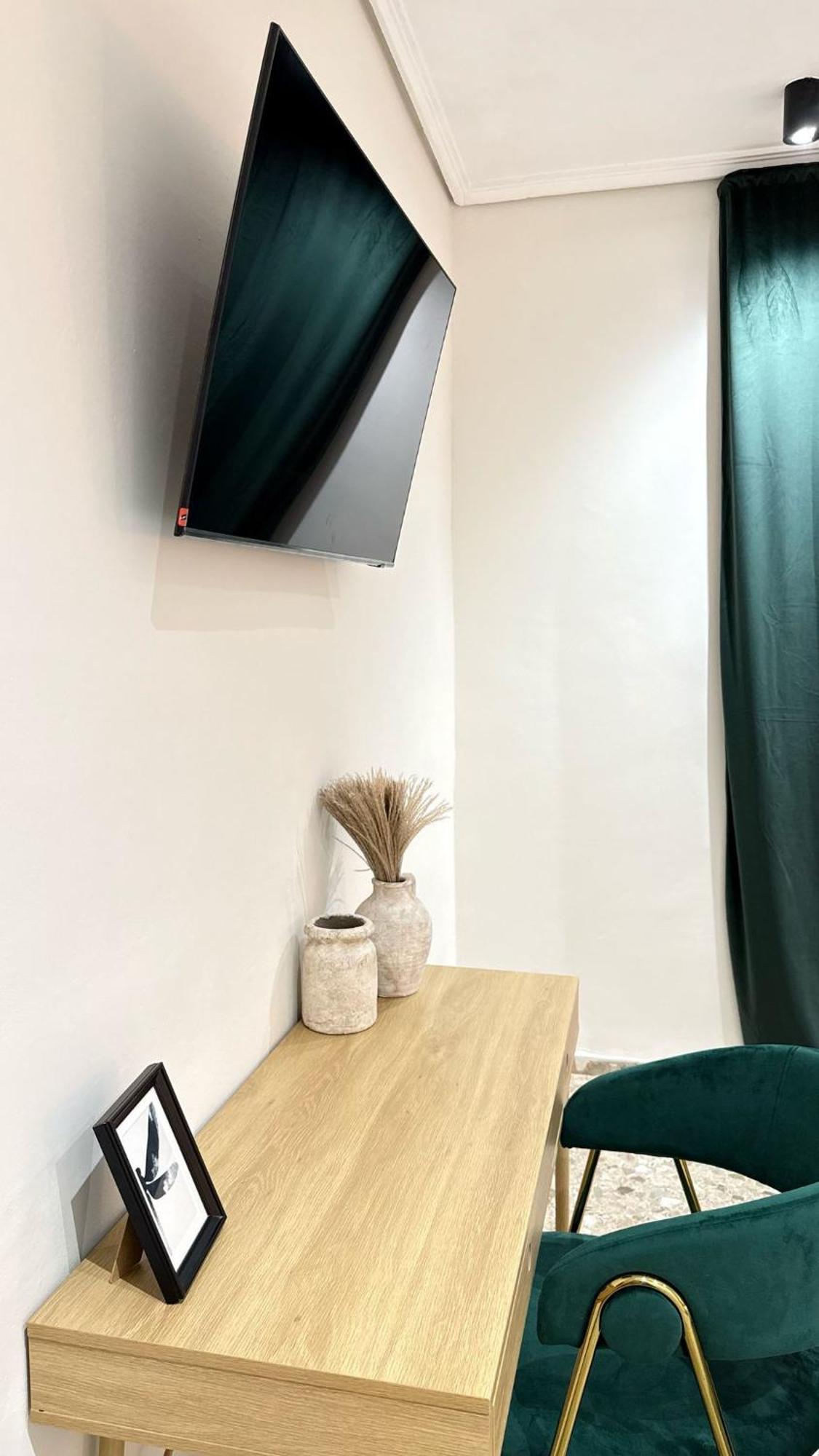 Valencia, Netflix, 4 Mins Walk To The Habitación en casa particular *