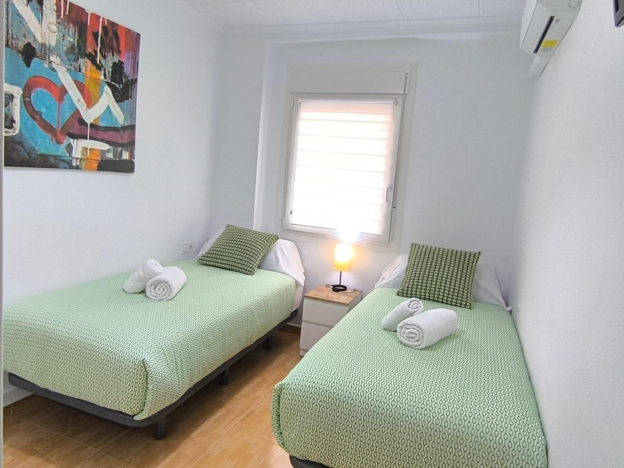 In With Wifi + Parking. Apartamento *