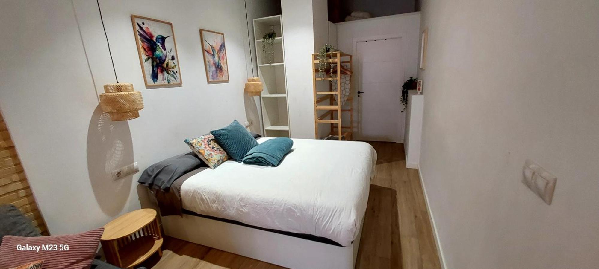 Apartamento Dorado Cabanyal - Luxury Beachside Charm *