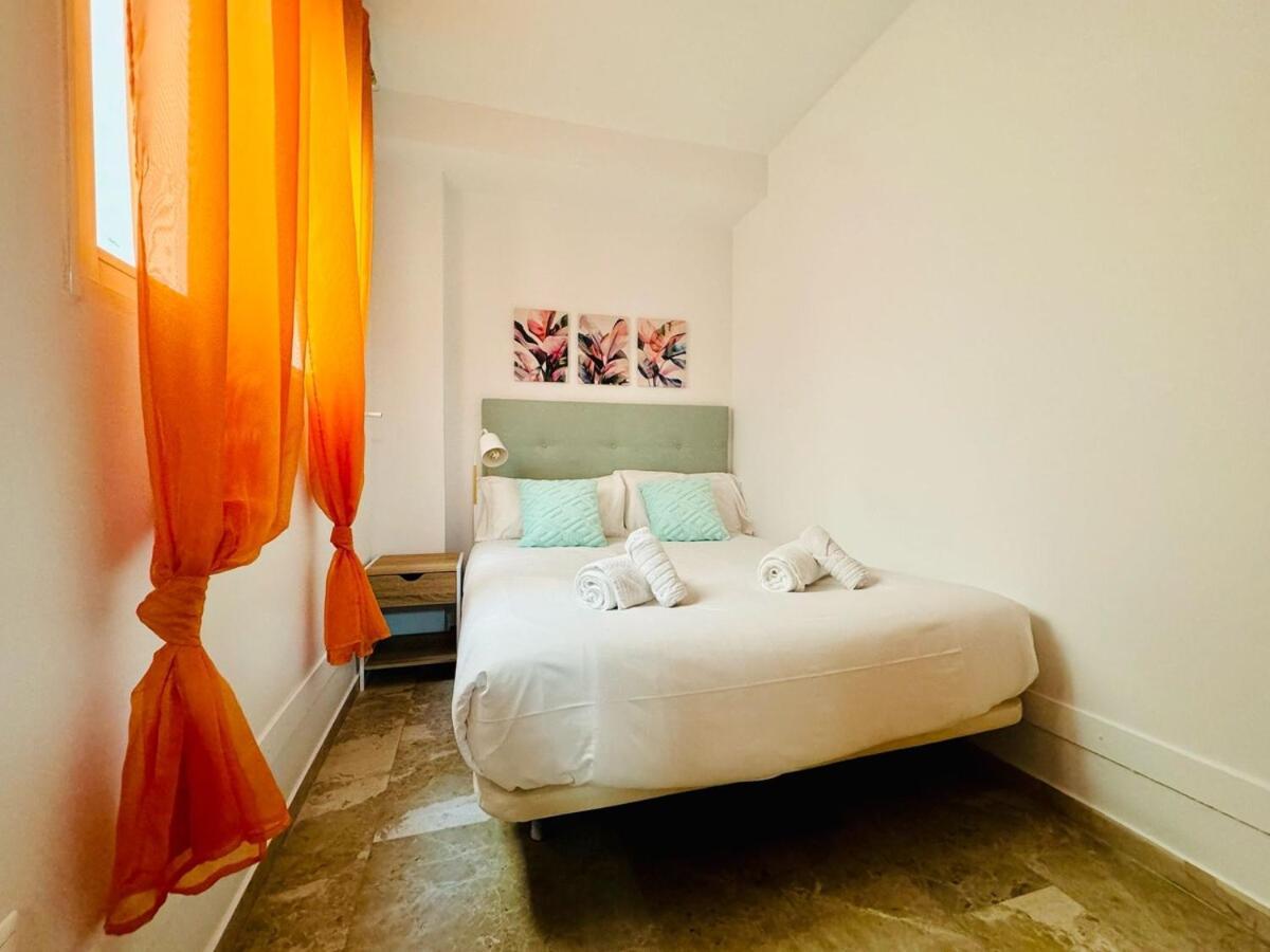 Abat 2 Cool & Wide Flat Next To The Cathedral Apartamento