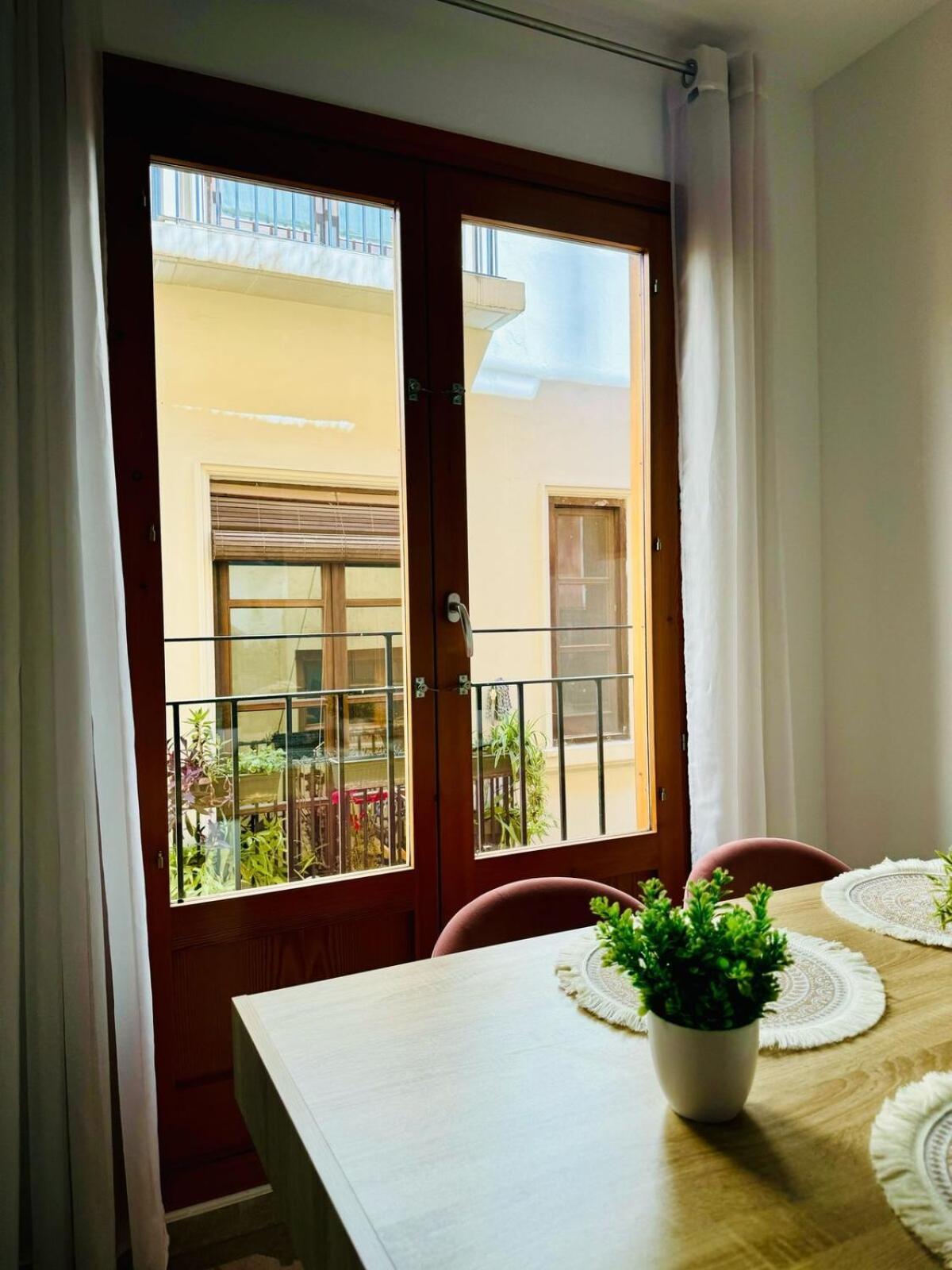 Abat 2 Cool & Wide Flat Next To The Cathedral Valencia