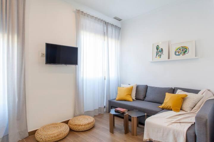 New 4 Pax Front Station Wifi Apartment *