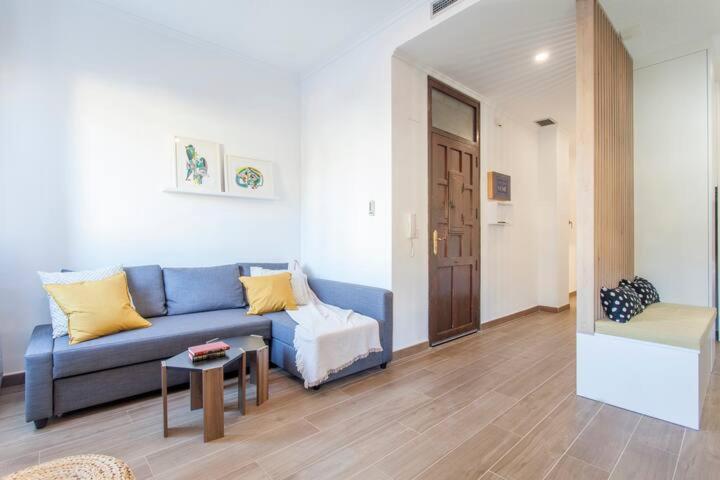 New 4 Pax Front Station Wifi Apartment Valencia