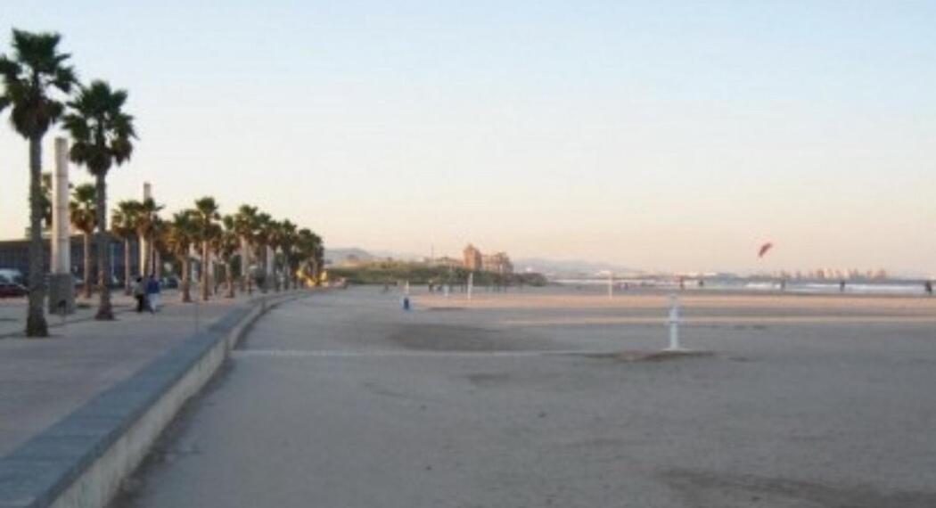 300 M From The ,parking , Breakfast Apartamento *