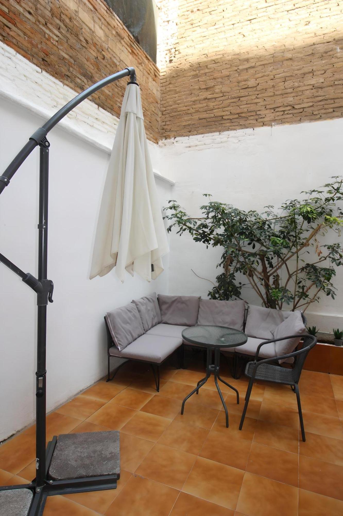 Apartamento Increible Con Terraza Al Lado De Torres De Quart *