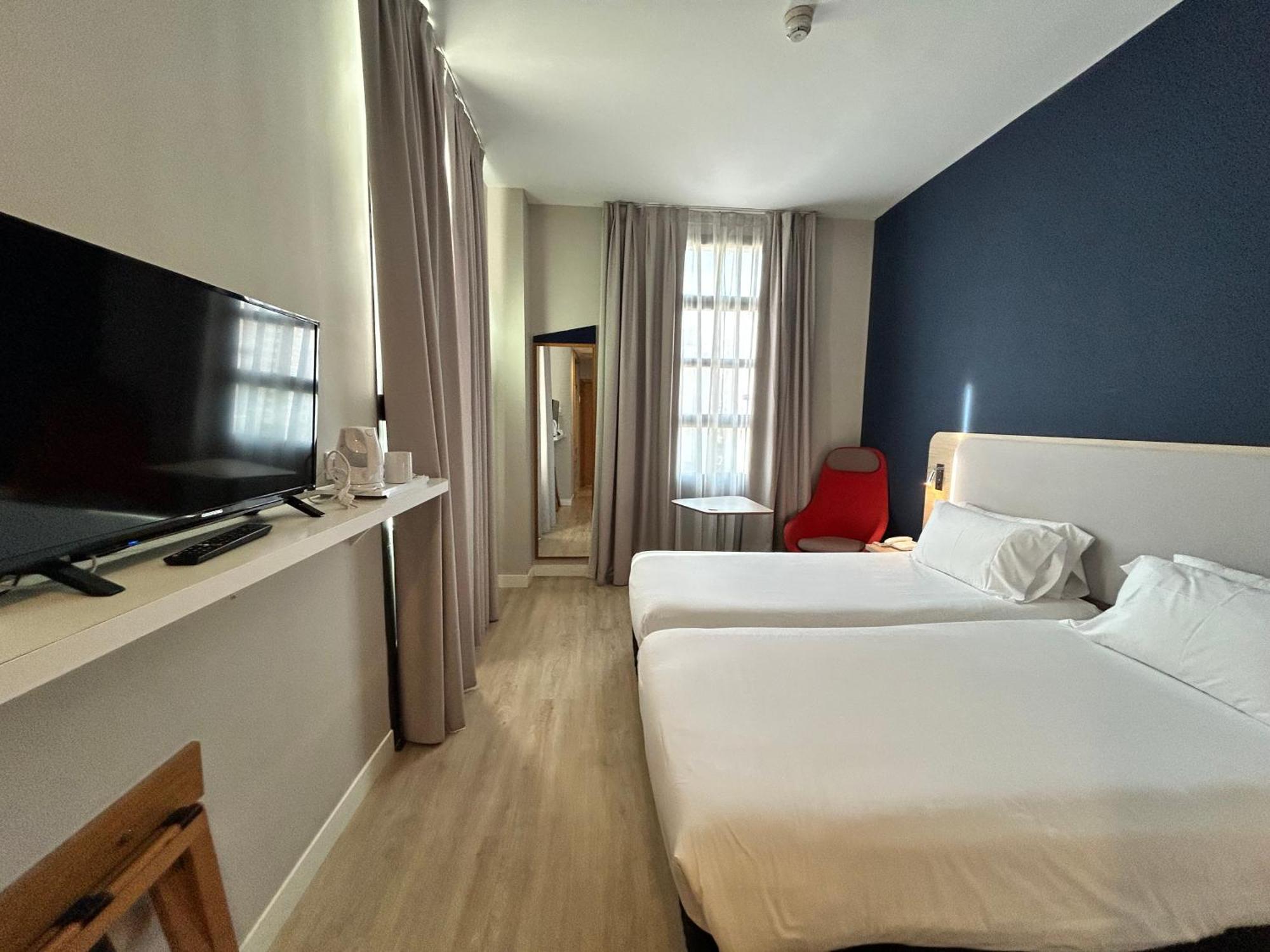 Hotel Express Ciudad De Ciencias, An Ihg