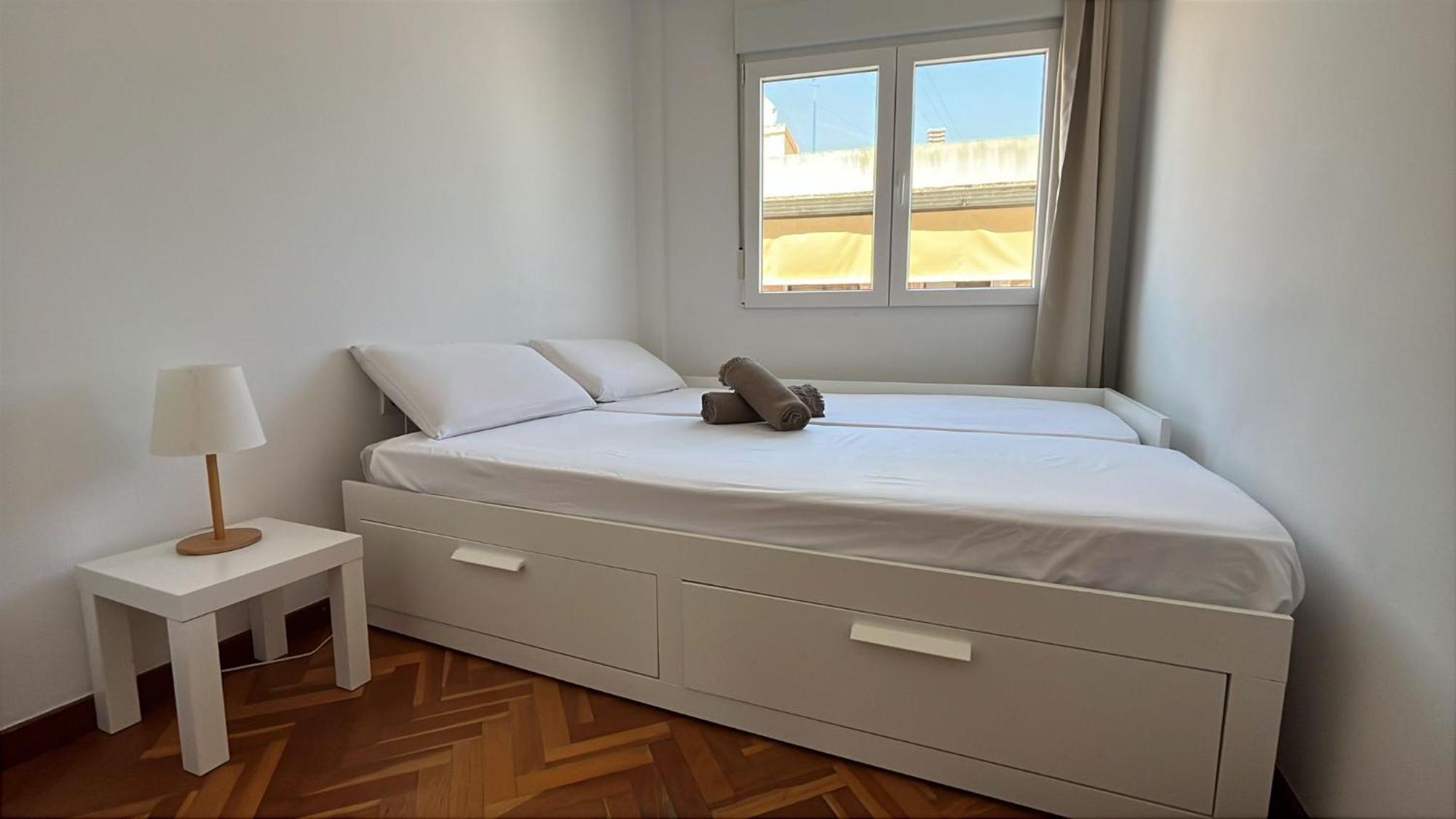Your Sunny & Spacious Portview Apartment Valencia
