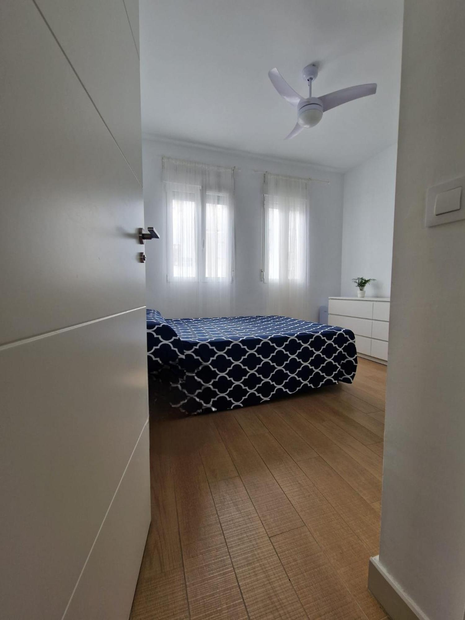 Estación Joaquín Sorolla Myhomestay Valencia